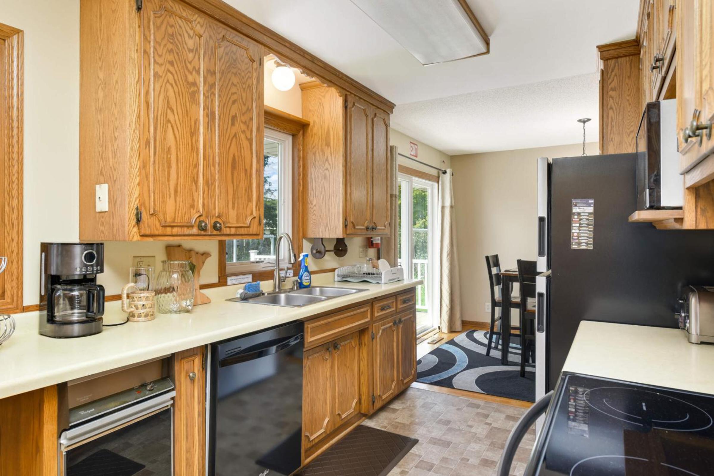 Cottage Grove Haven, Spacious 4-Bed, 3 Baths Retreat, photo 42