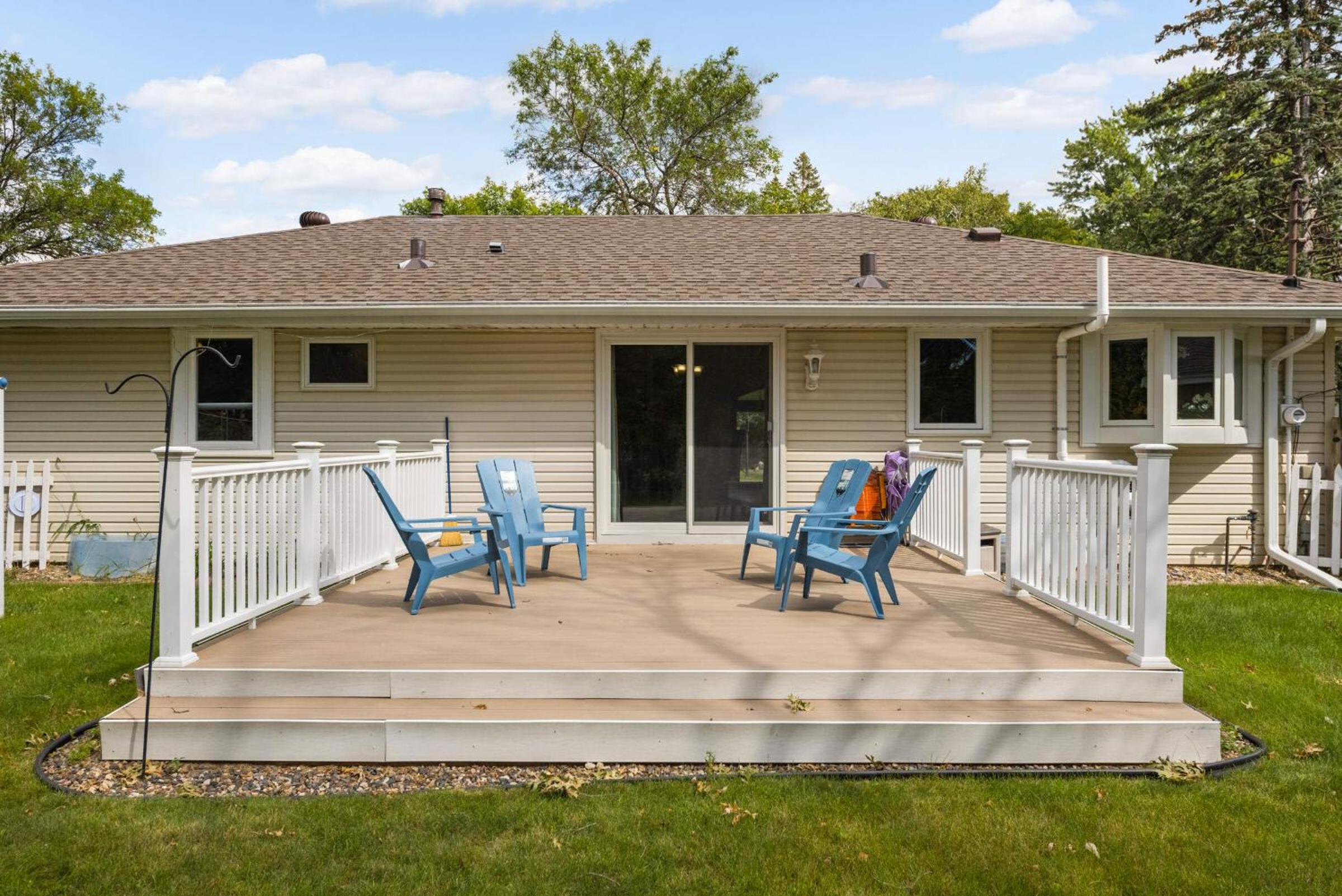 Cottage Grove Haven, Spacious 4-Bed, 3 Baths Retreat