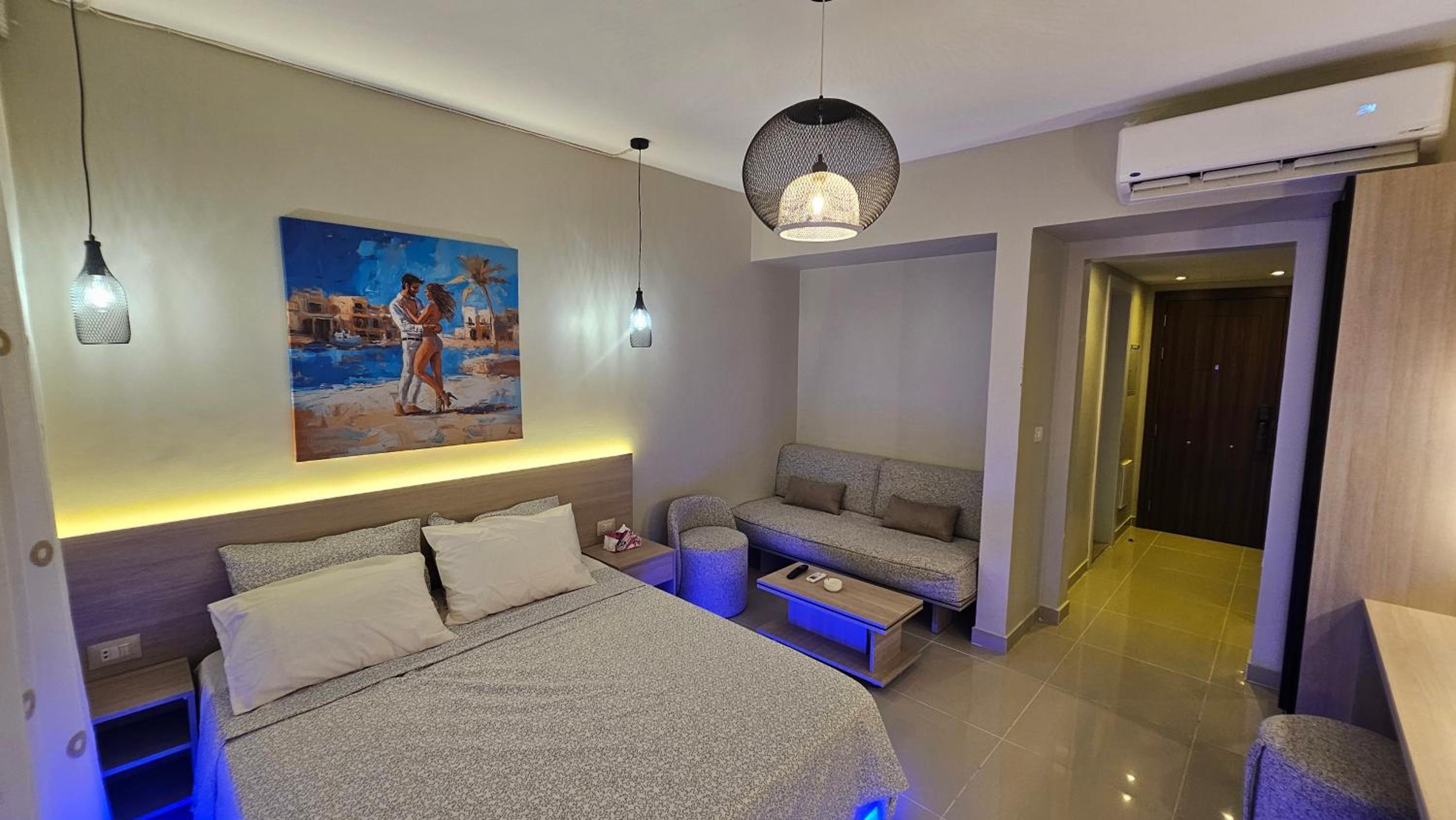 G Cribs Stylish Studio