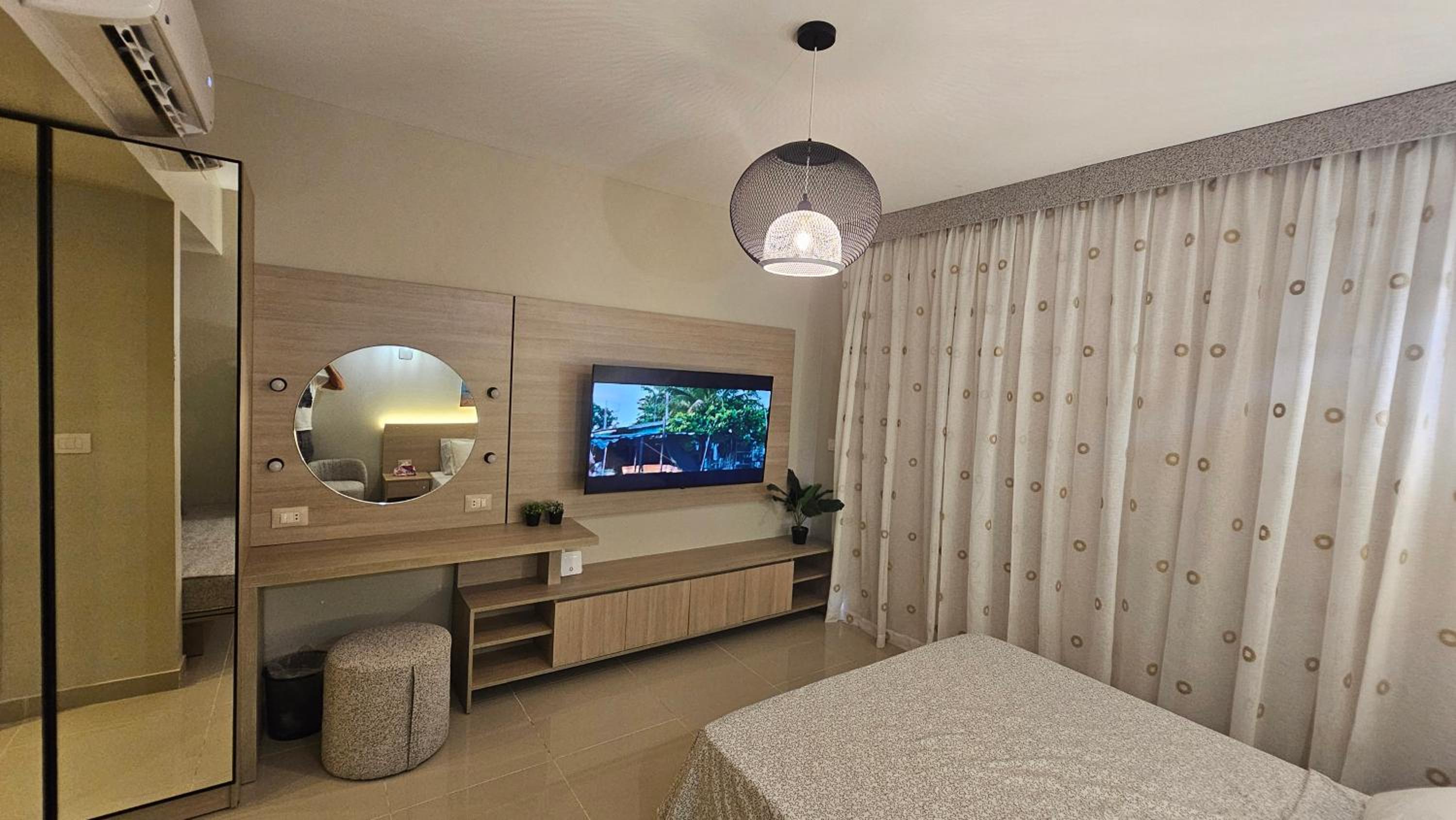 G Cribs Stylish Studio