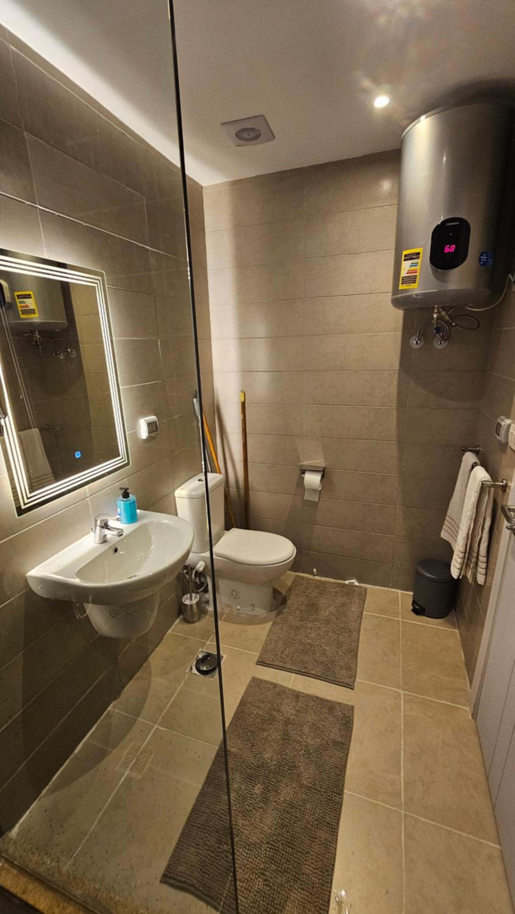 G Cribs Stylish Studio