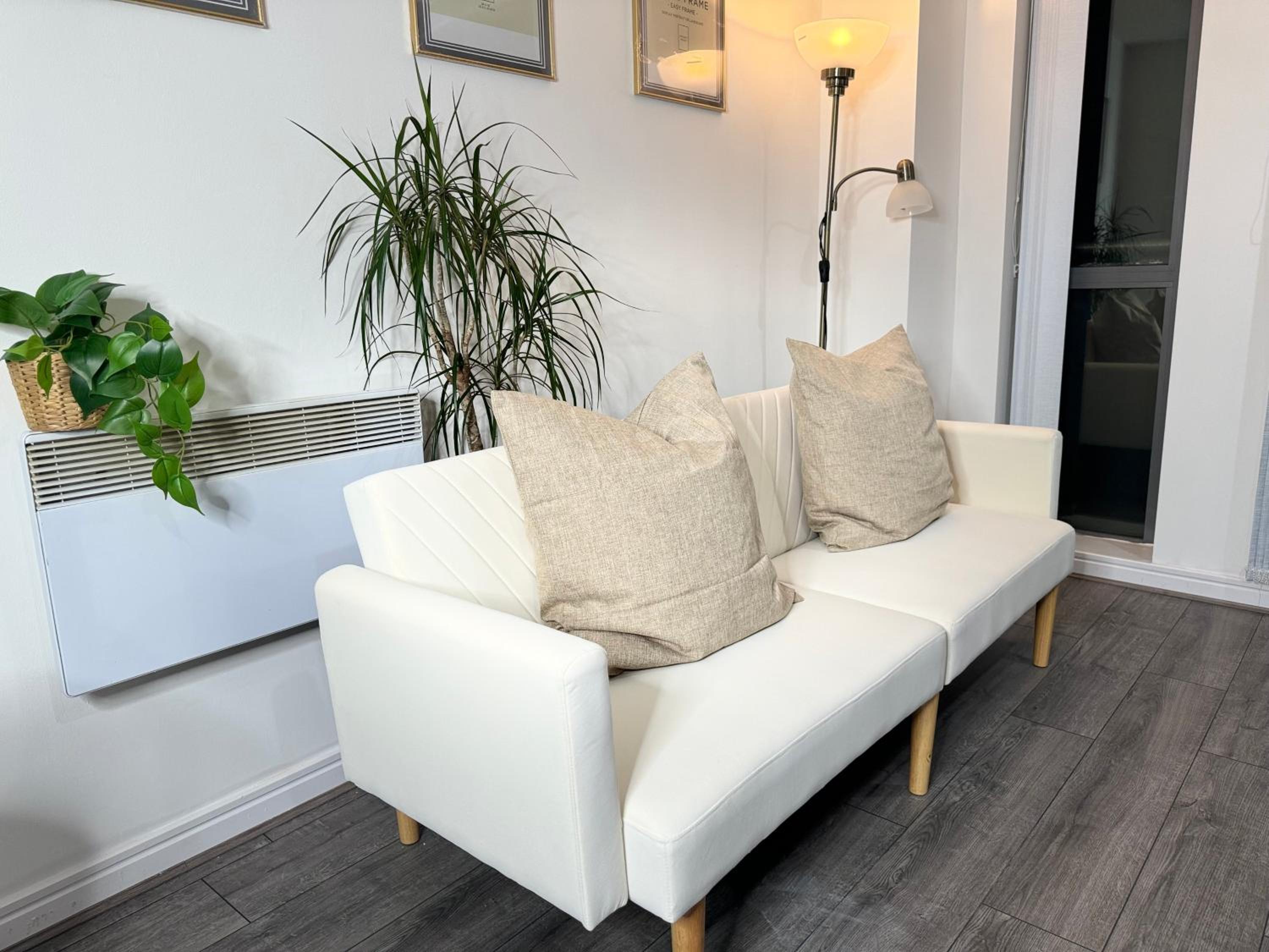 Central Birmingham Flat - Modern Apartment - Free Gym - Mailbox Shopping Centre - New Street Station - Air-fryer - HD TV