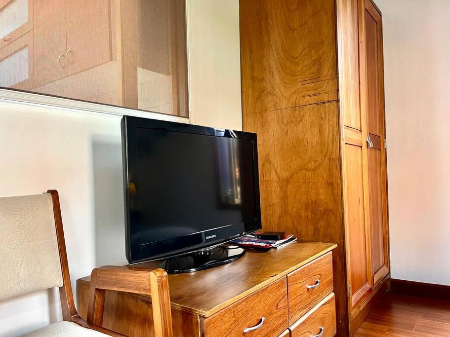 Private Studio-Apartment in Cedritos