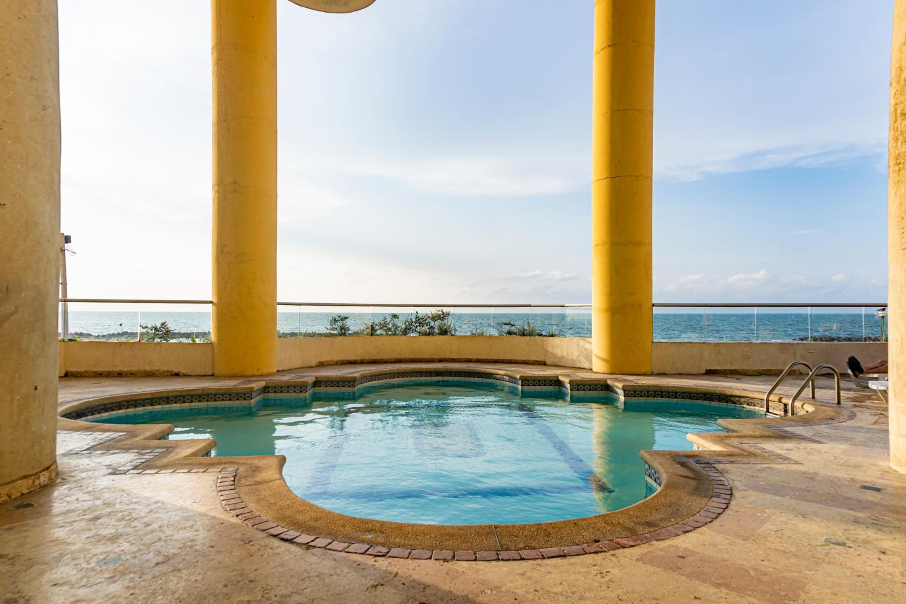 Apartamento frente al mar, vista al centro de Cartagena