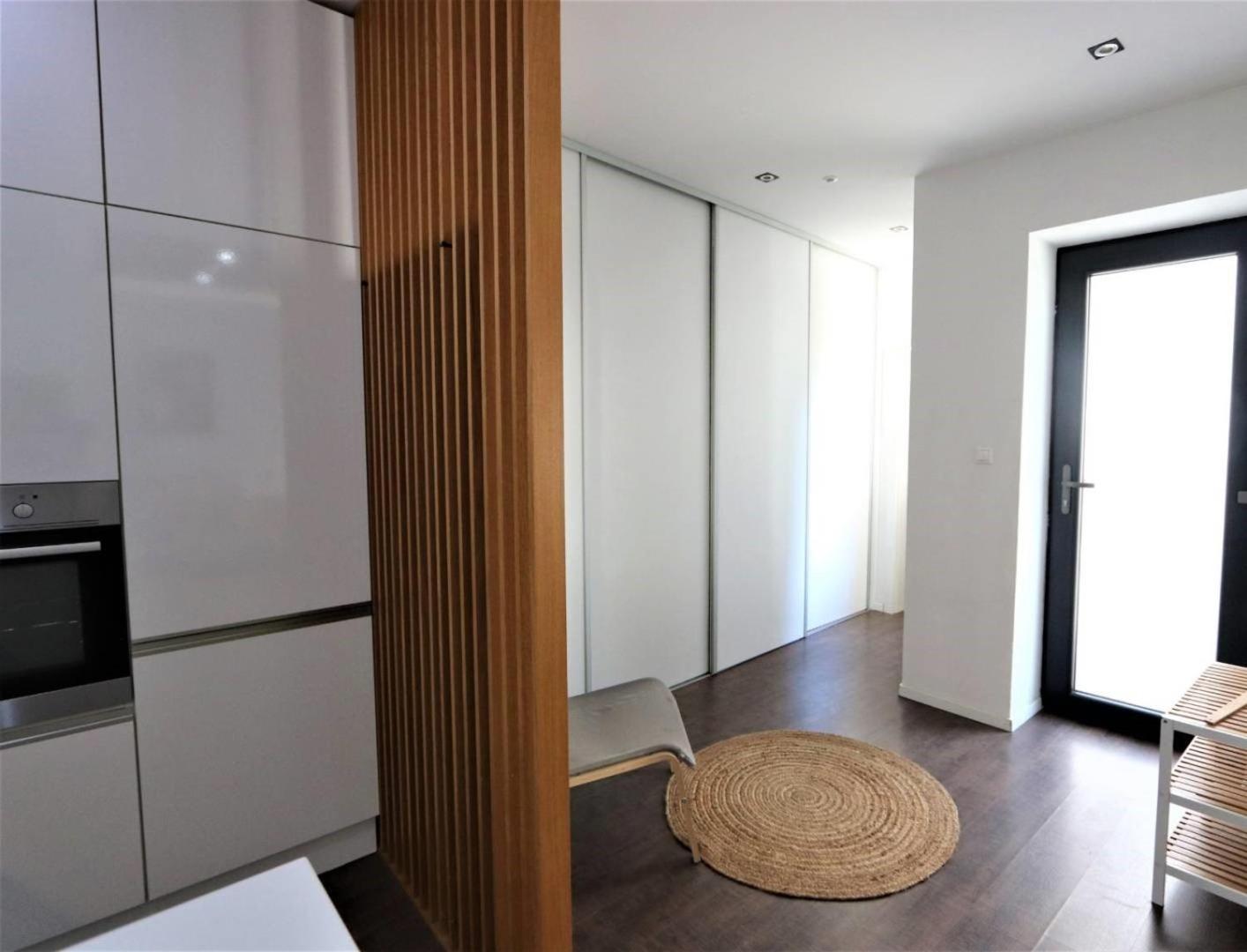 Center Apartment with Garden Zoe view 4