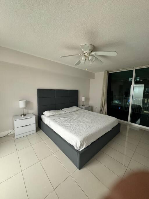 Luxury 36th Floor Suite, 2 Bedrooms & 3 Beds, 1 King, 1 Queen, Balcony w Sea View, Free Parking