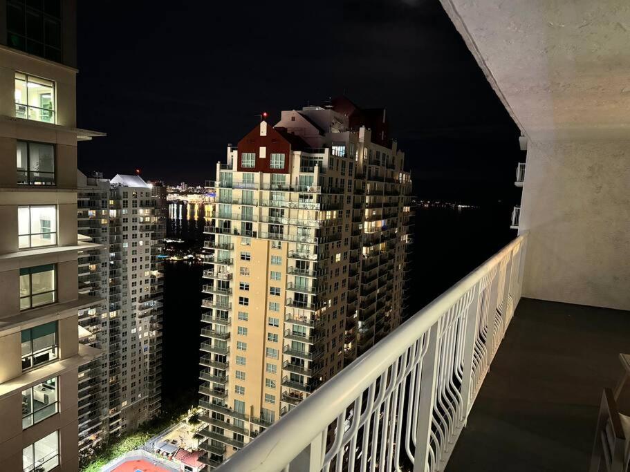 Luxury 36th Floor Suite, 2 Bedrooms & 3 Beds, 1 King, 1 Queen, Balcony w Sea View, Free Parking