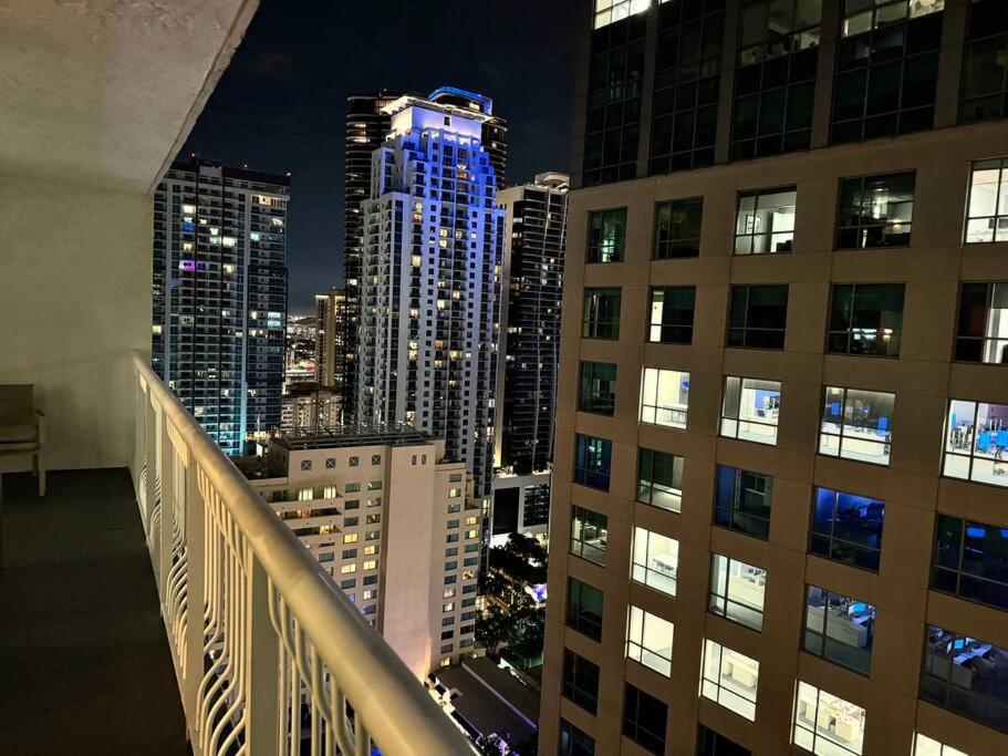 Luxury 36th Floor Suite, 2 Bedrooms & 3 Beds, 1 King, 1 Queen, Balcony w Sea View, Free Parking