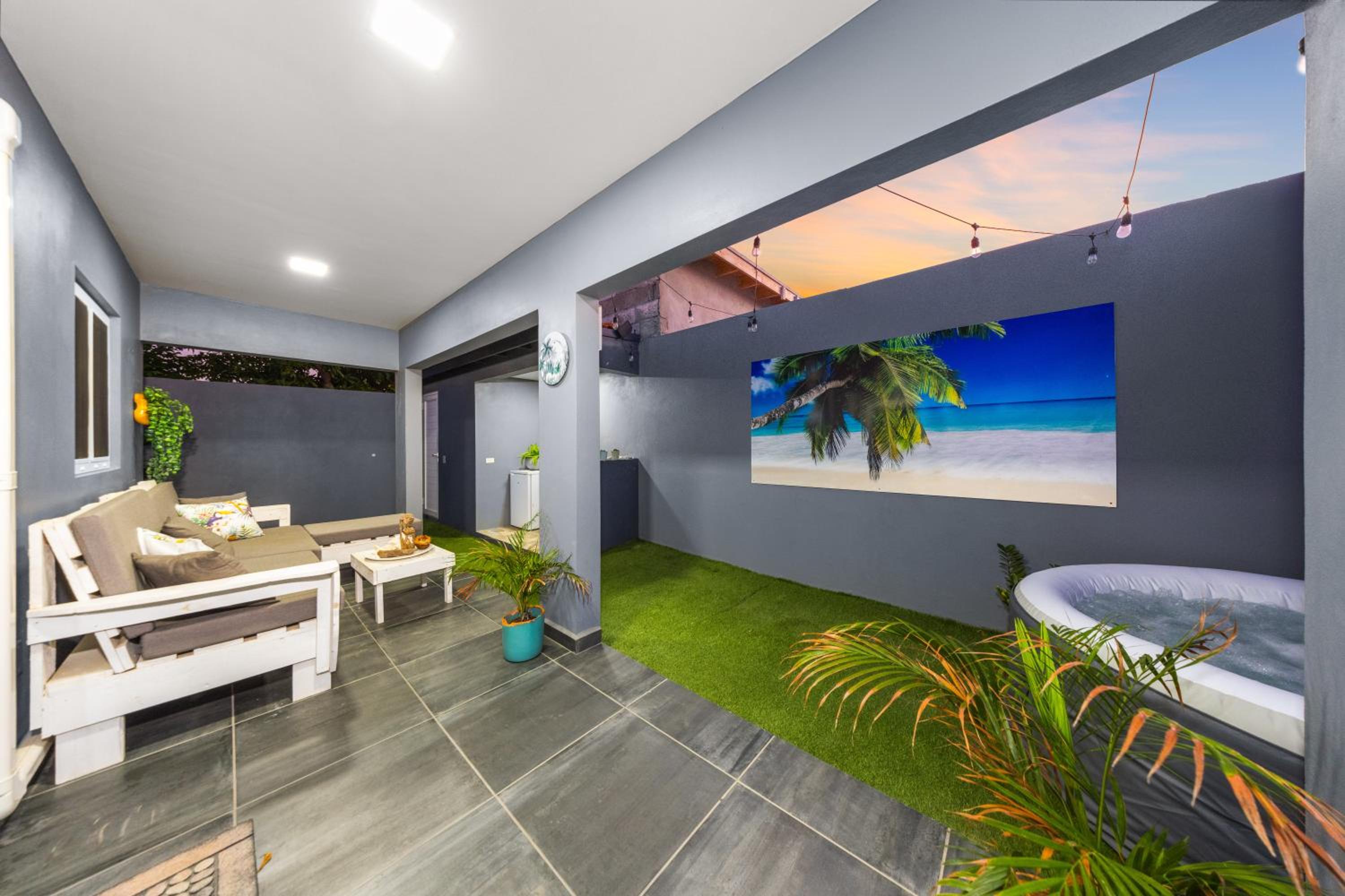 Casa Lima Wjacuzzi 5mins To Eagle Beach