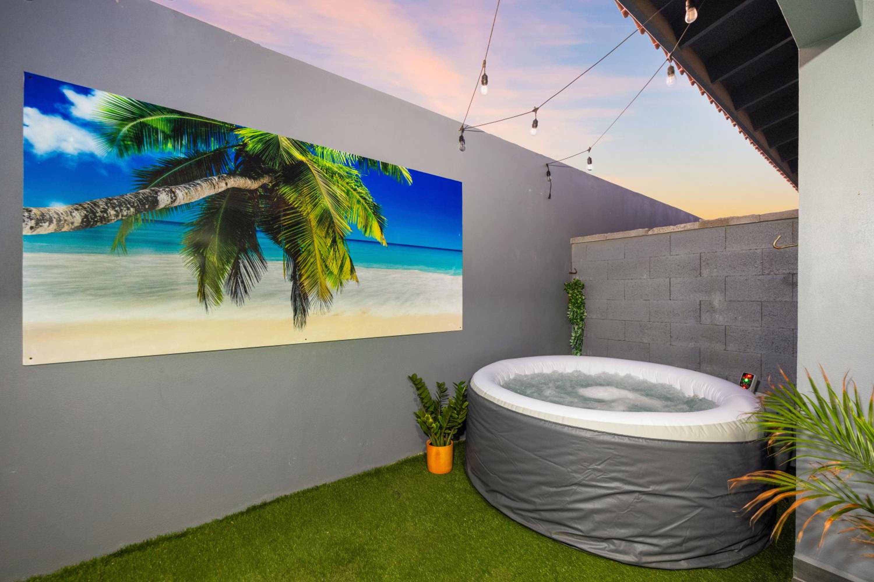 Casa Lima Wjacuzzi 5mins To Eagle Beach