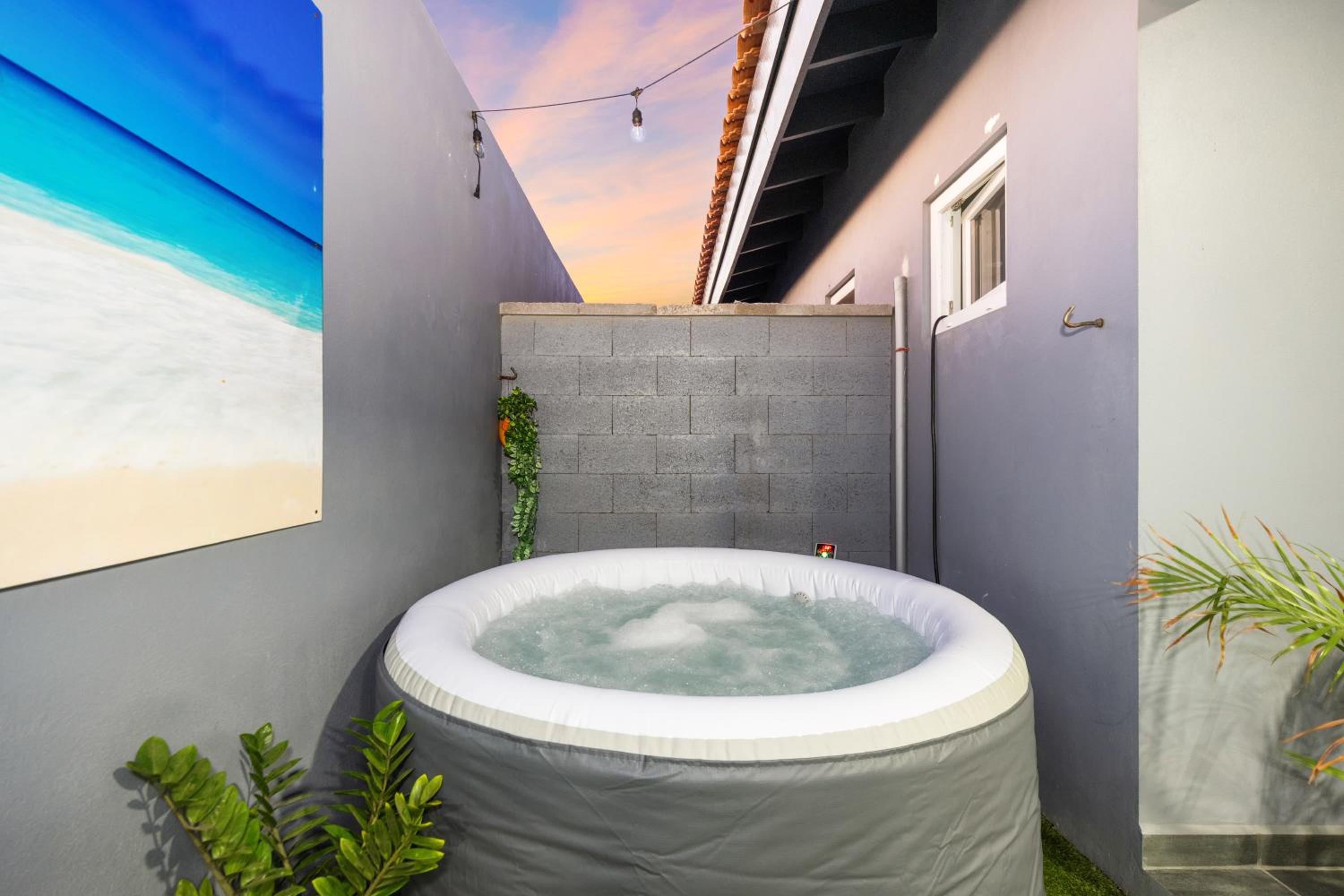 Casa Lima Wjacuzzi 5mins To Eagle Beach