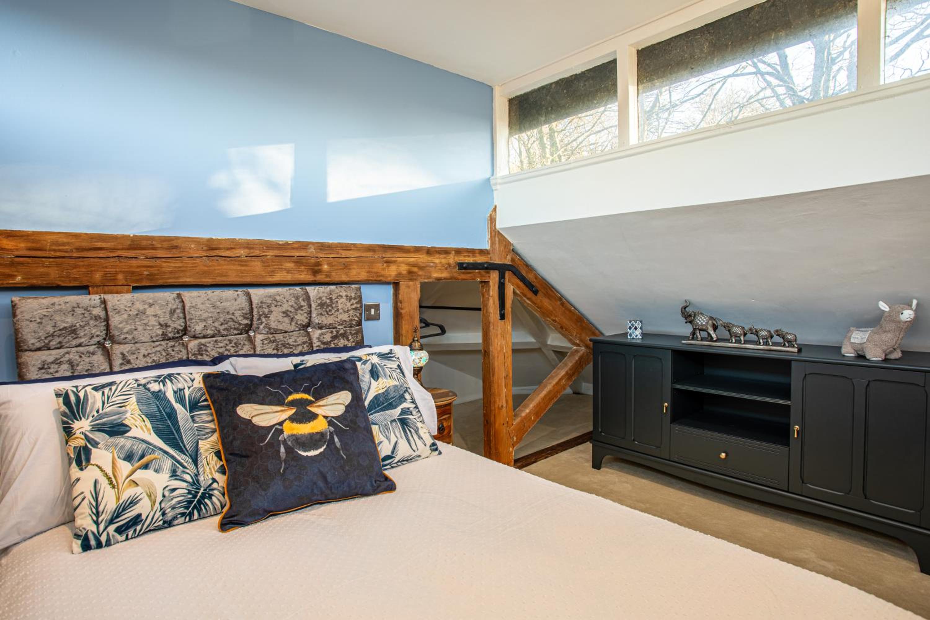 Countryside Fully Furnished Apartment in Halifax