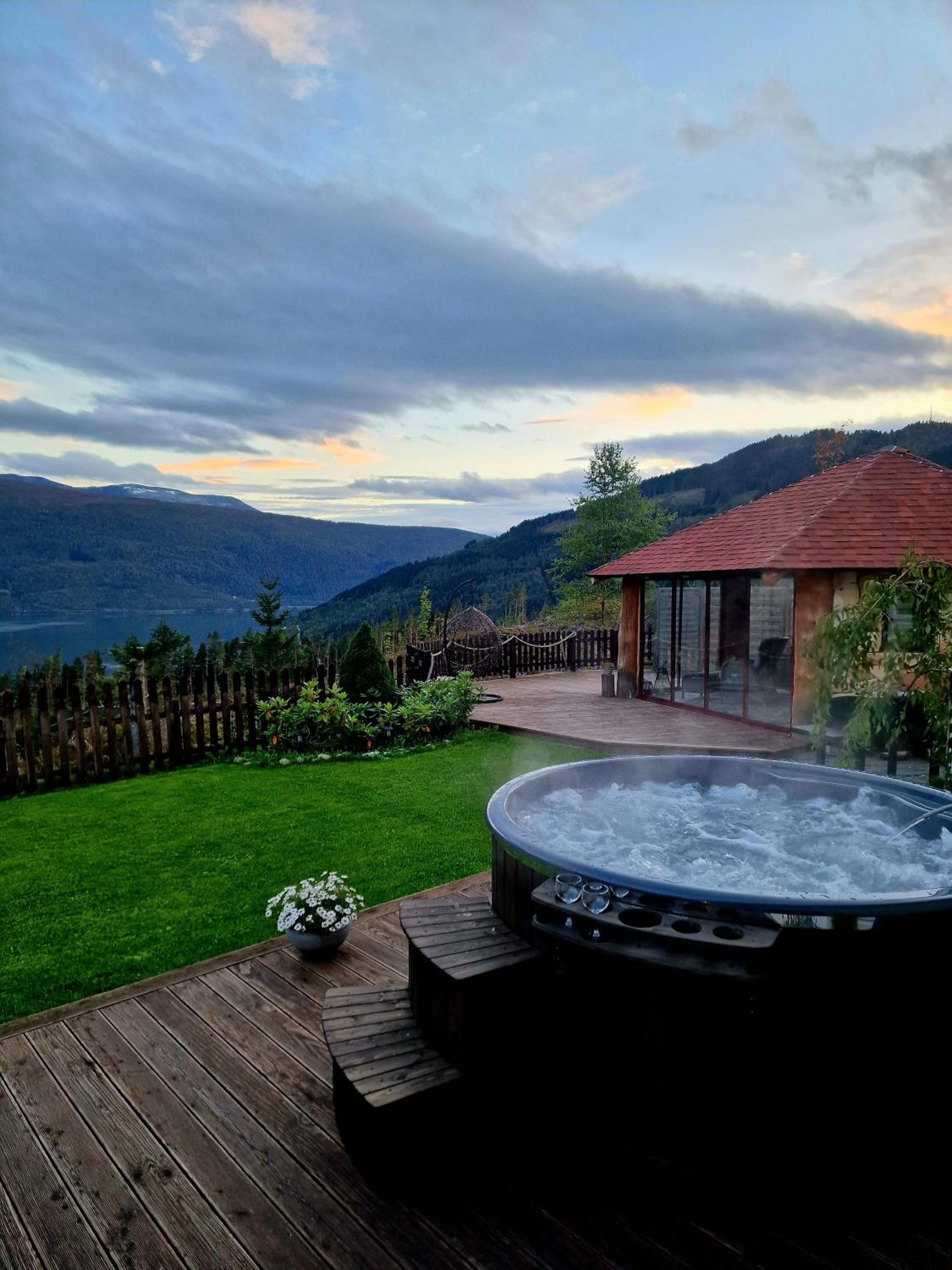 Hotel Mountain View Apartment - Image 1