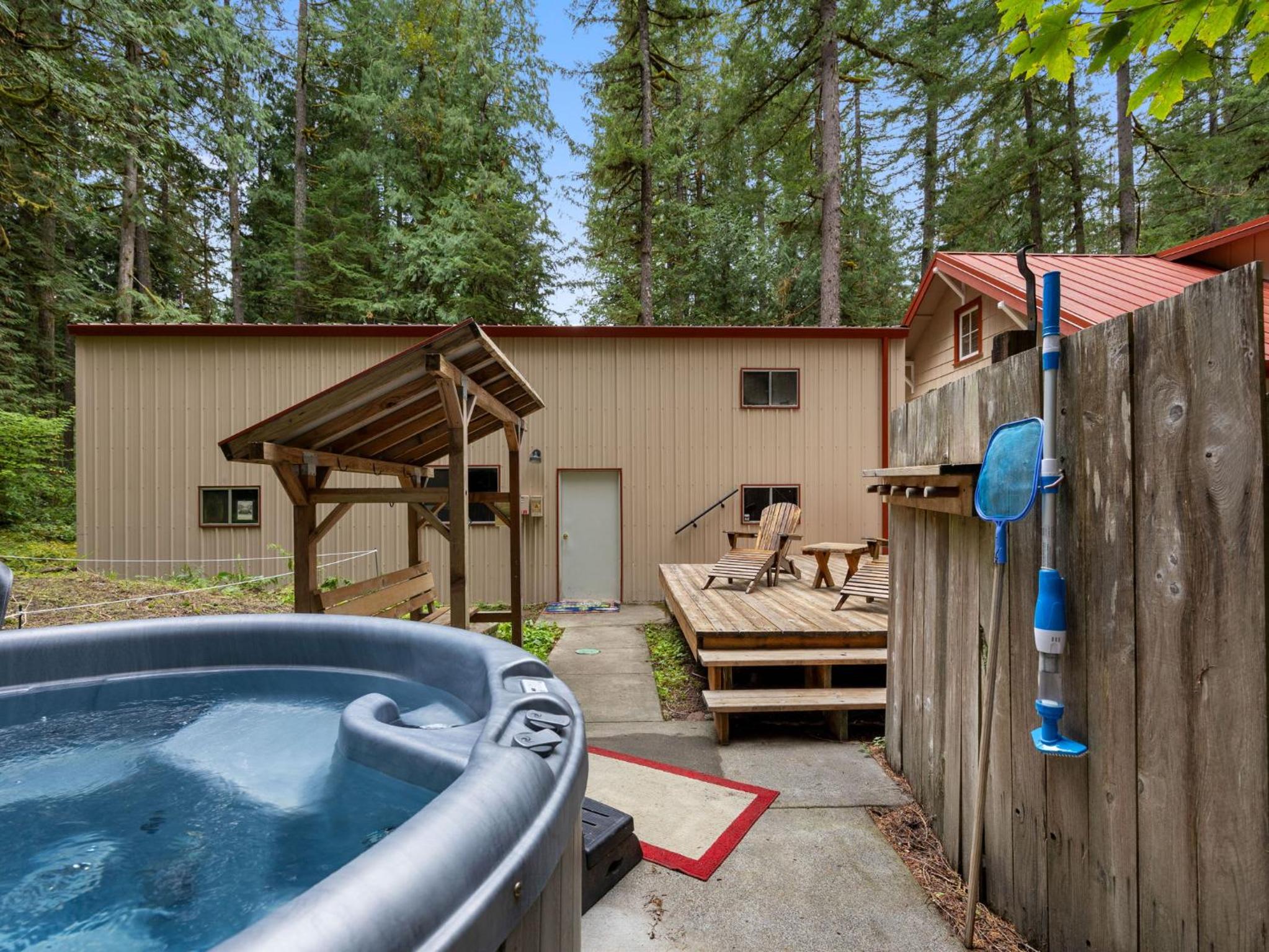 Whispering Pines - Cabin w hot tub view 3
