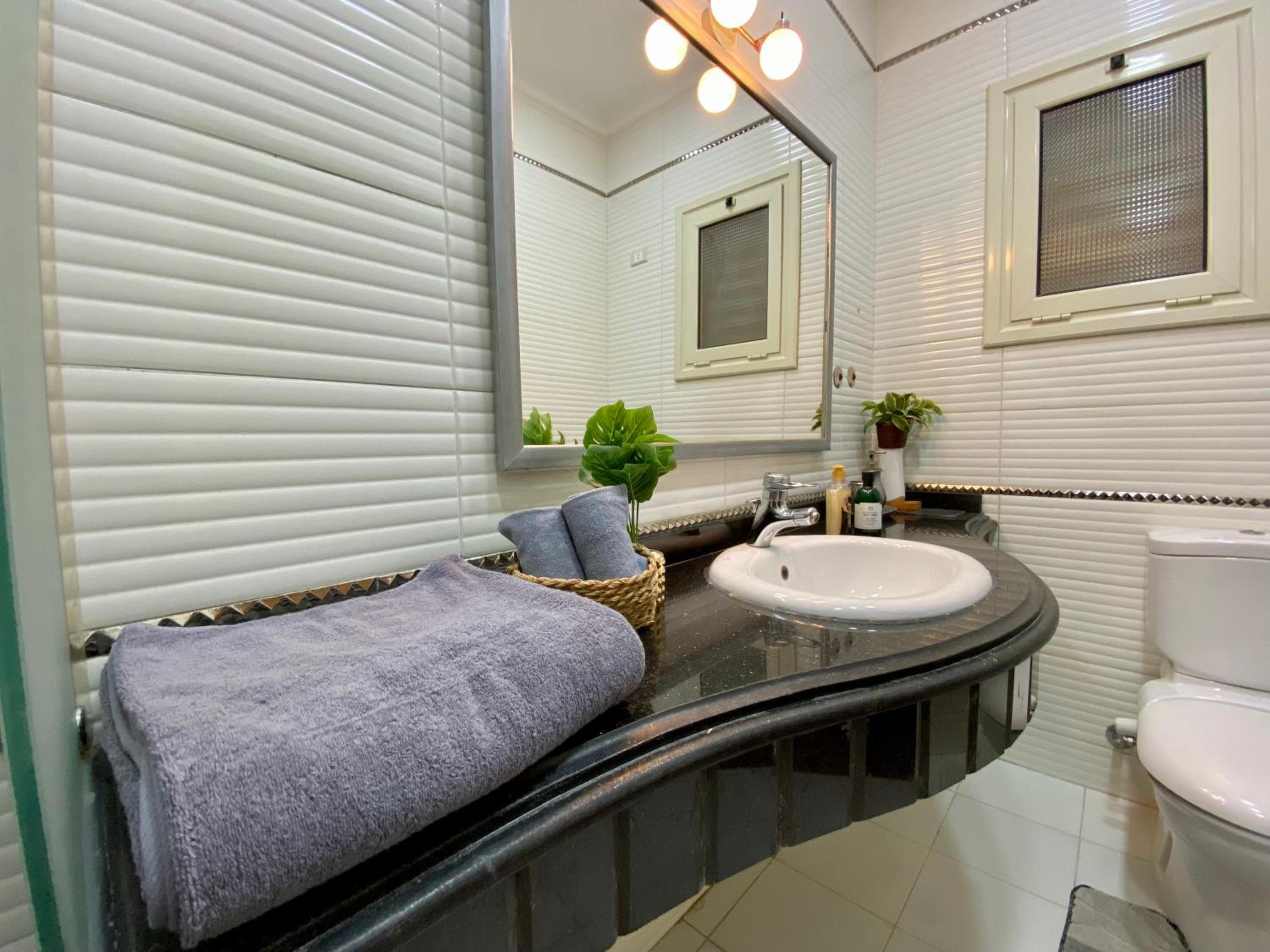 New Cairo 3BR Villa Garden & Prime Location By Best of Bedz