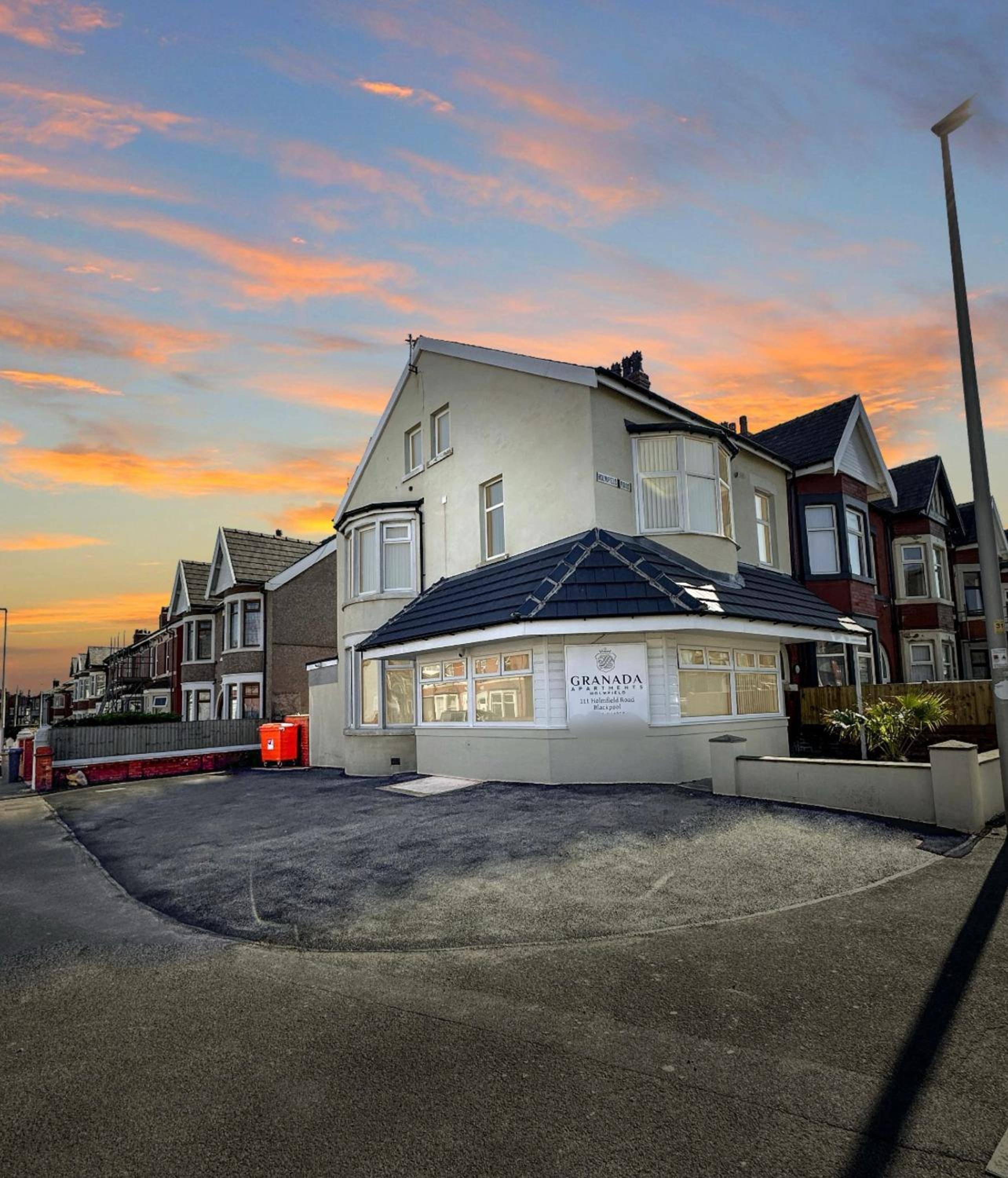 Granada Apartments Holmfield Rd
