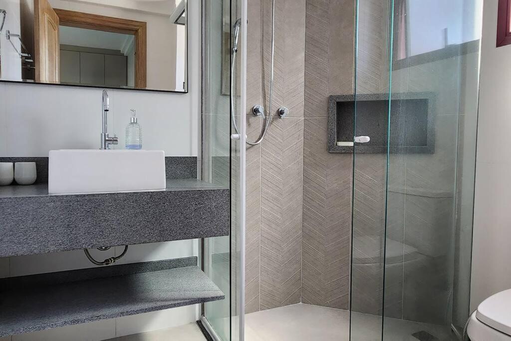 Apartamento com 4 Suítes na Rua da Praia do Módulo 6 na Riviera de São Lourenço