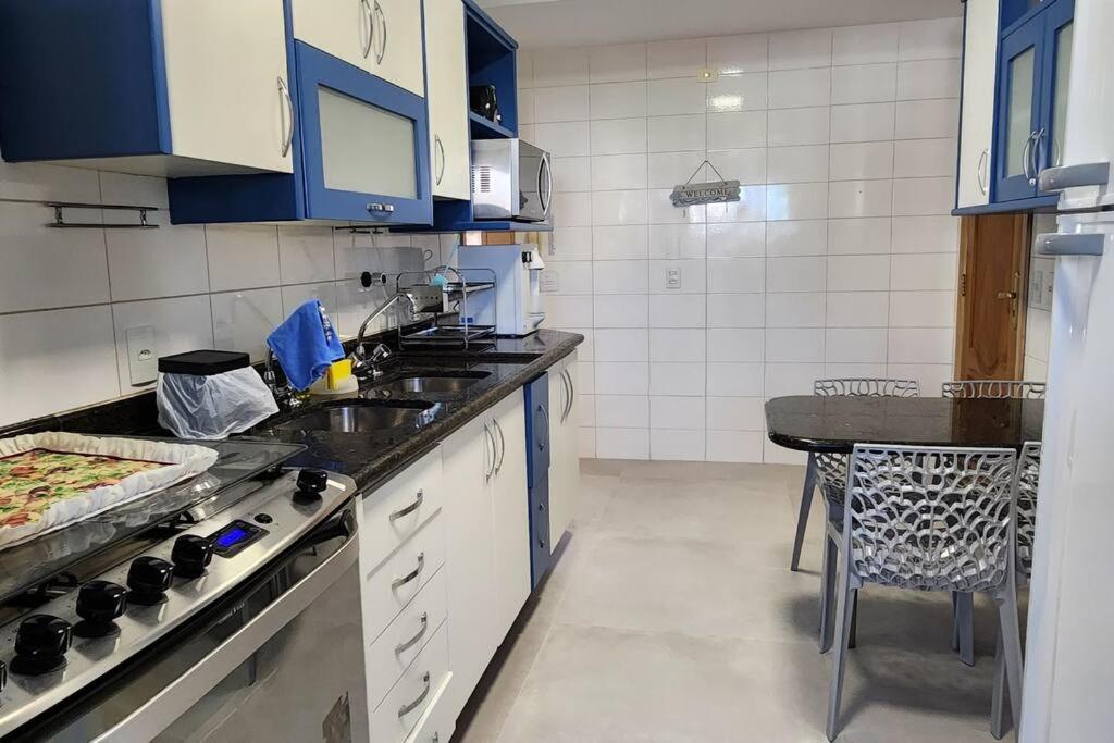 Apartamento com 4 Suítes na Rua da Praia do Módulo 6 na Riviera de São Lourenço
