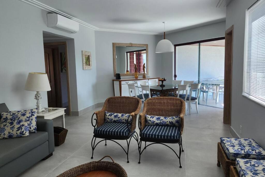 Apartamento com 4 Suítes na Rua da Praia do Módulo 6 na Riviera de São Lourenço