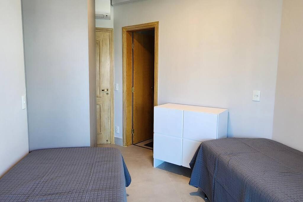 Apartamento com 4 Suítes na Rua da Praia do Módulo 6 na Riviera de São Lourenço