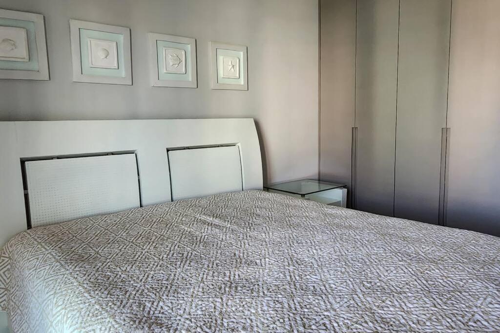 Apartamento com 4 Suítes na Rua da Praia do Módulo 6 na Riviera de São Lourenço