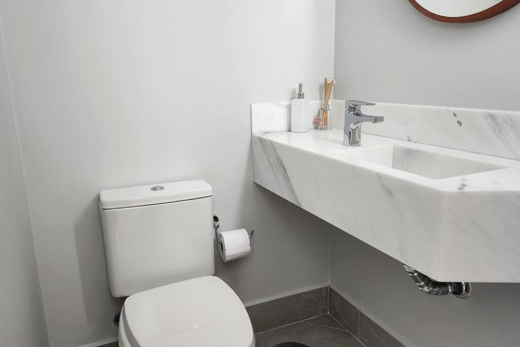 Apartamento com 4 Suítes na Rua da Praia do Módulo 6 na Riviera de São Lourenço