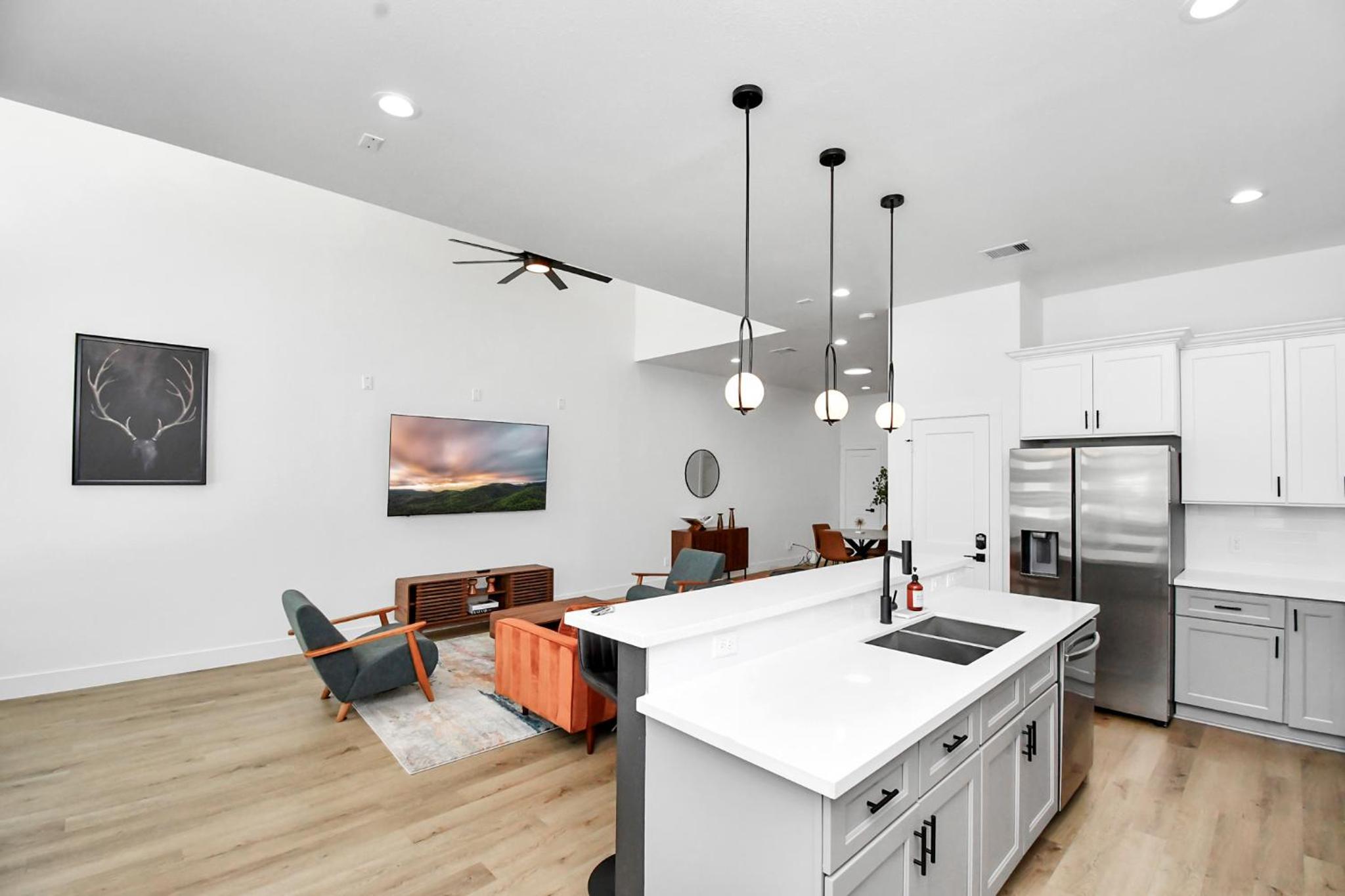 2 Homes Sleeps 18 Near Downtown Fully Gated with Parking view 5