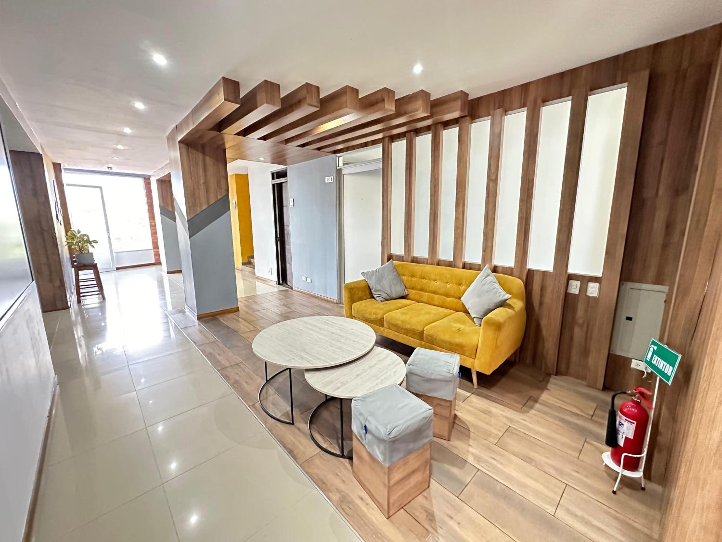 M402- Apartaestudio tipo loft en el norte (Av 19) view 3