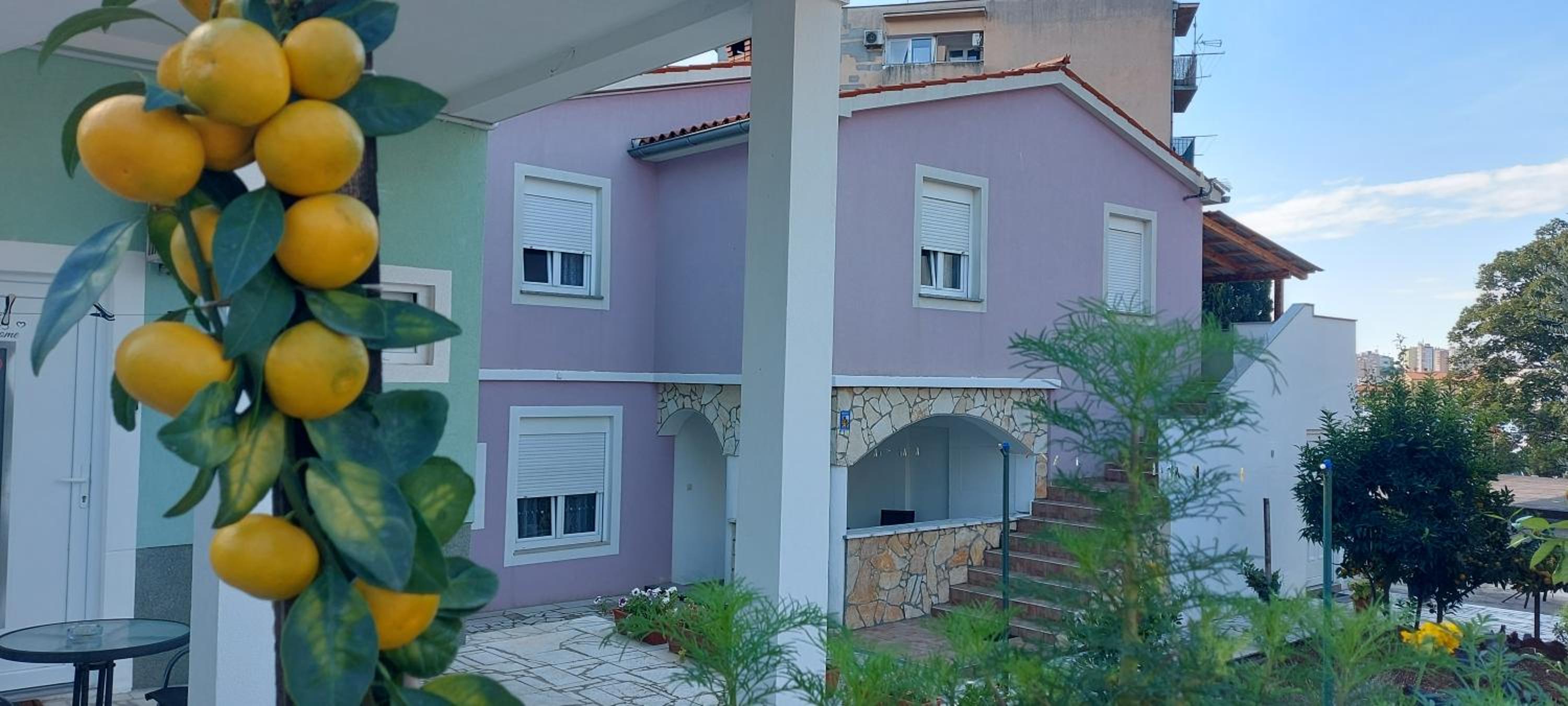 Ema & Sea Apartment's