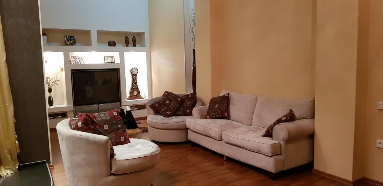 Luxury 5 room duplex in the center of Baku