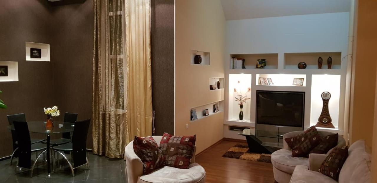 Luxury 5 room duplex in the center of Baku