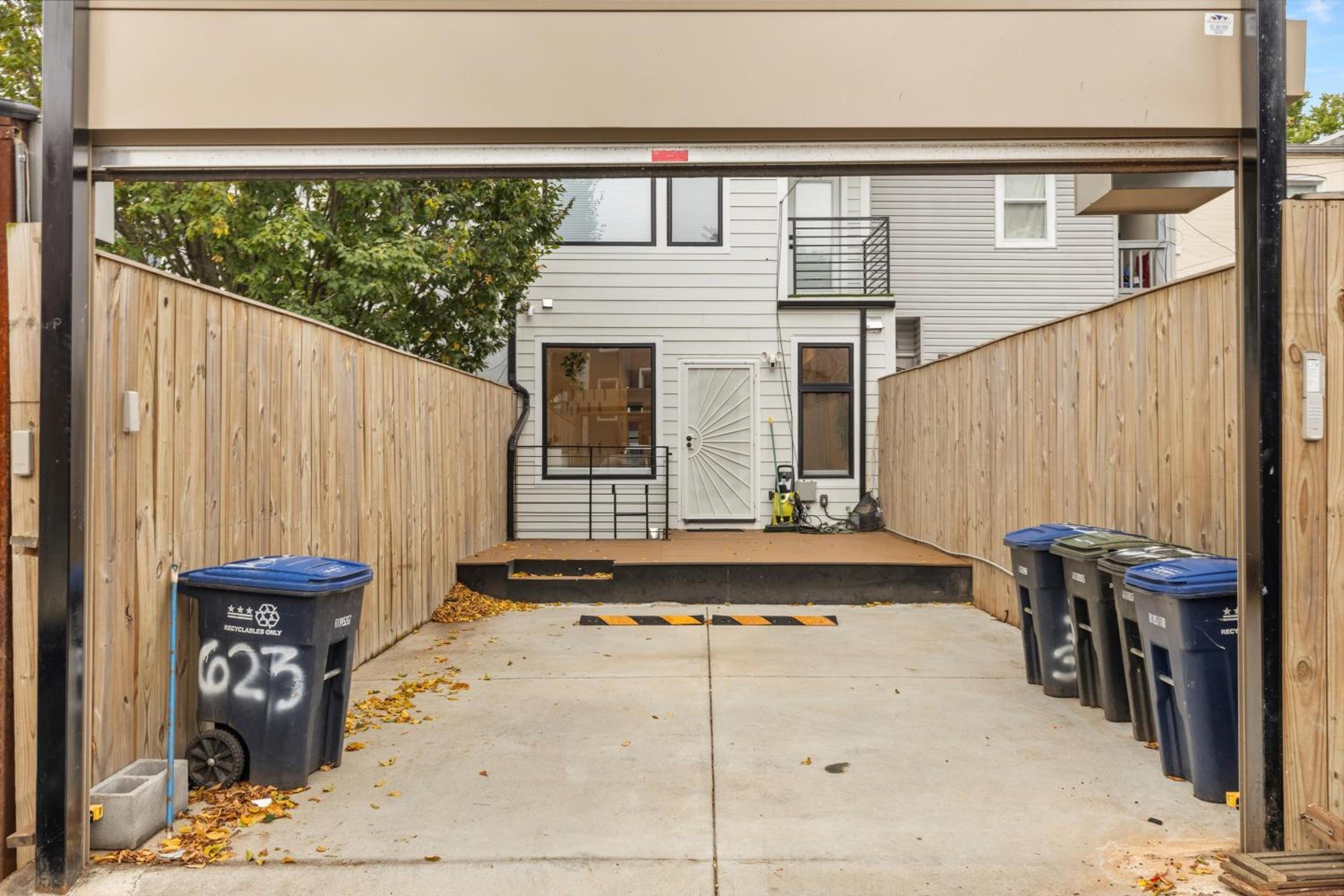 Central DC 5-BR Townhome - Walk to METRO-rail view 2