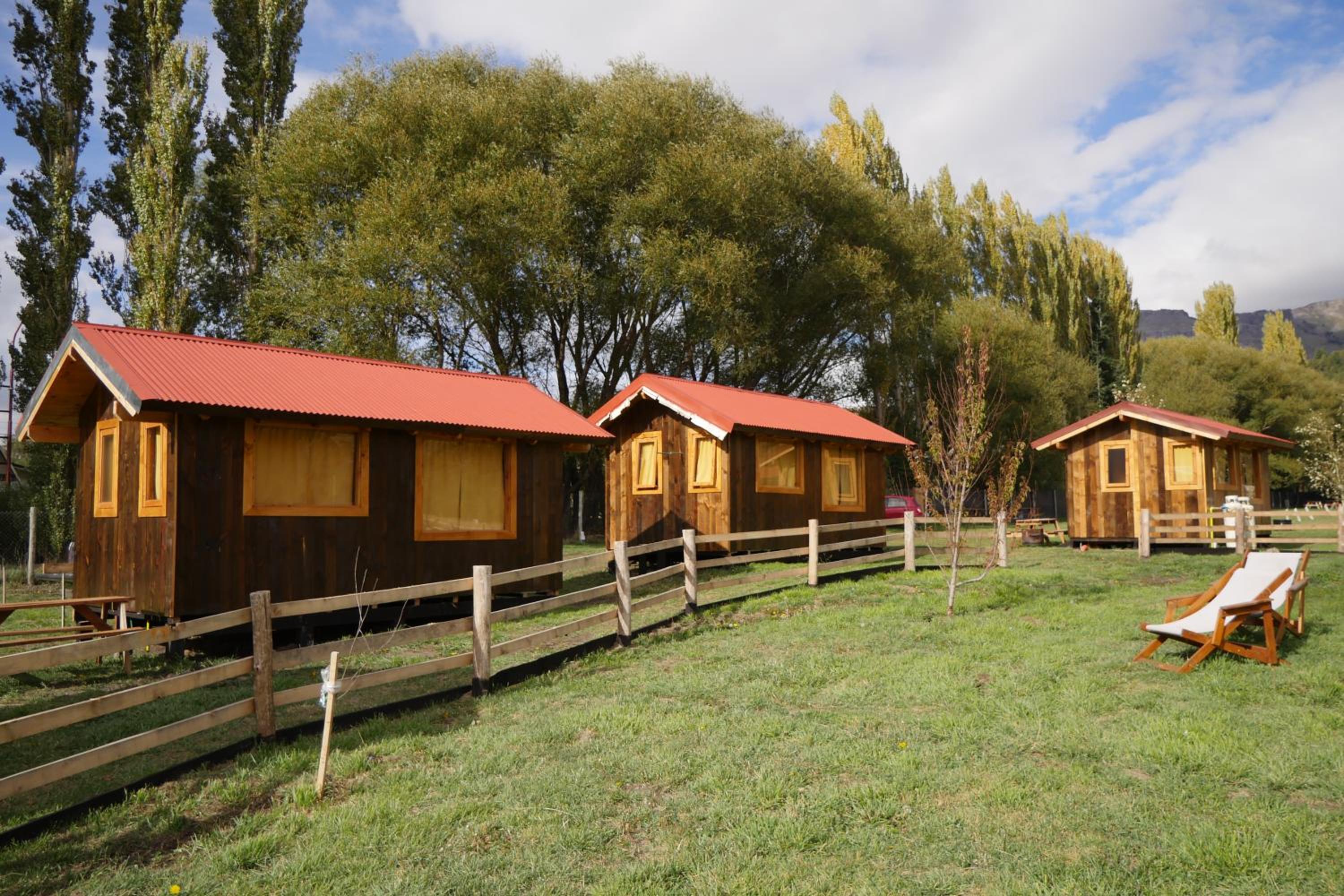 TRAVELLERS Camping & Dorms