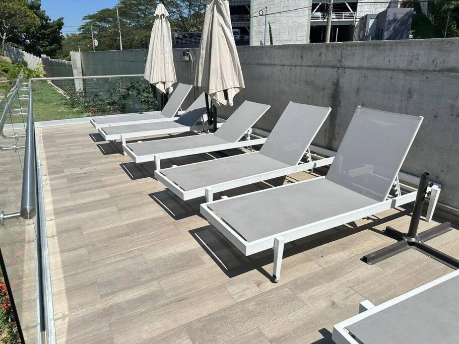 Park Tower - Spacious and Classy Apartment in Santa Elena! view 2