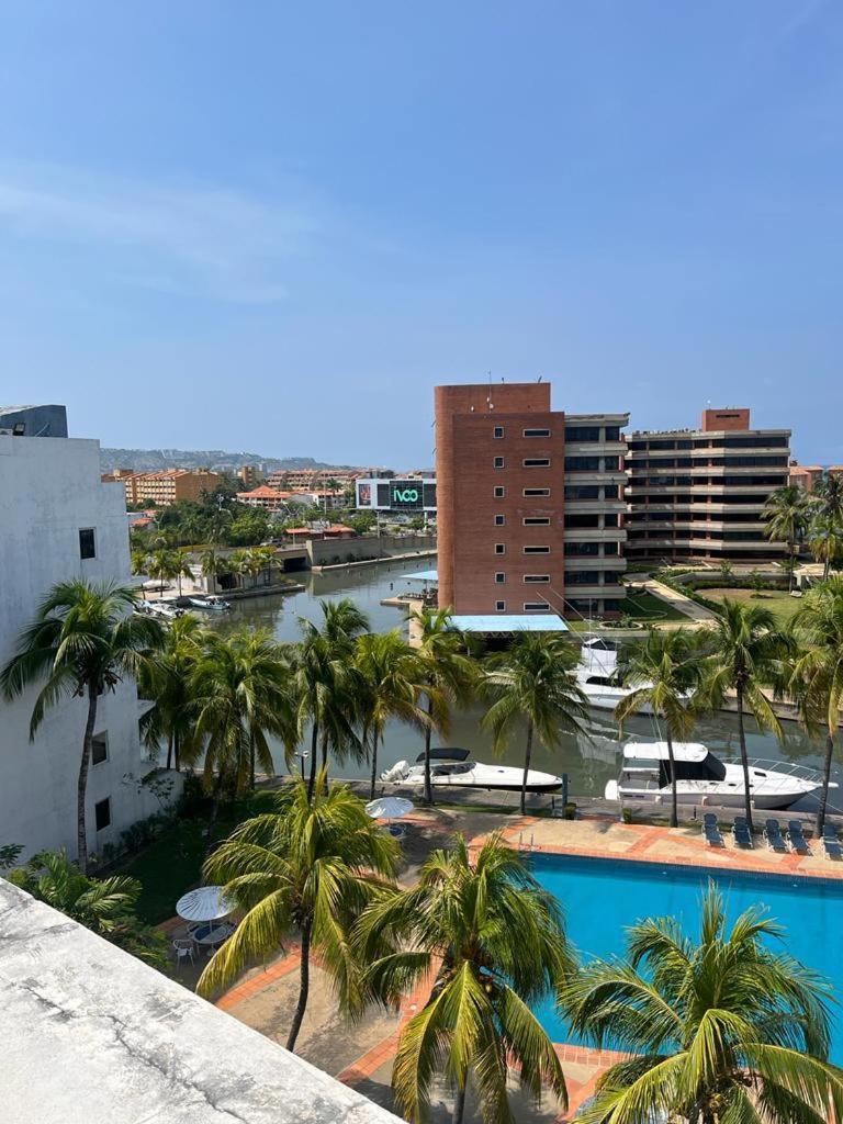 Espectacular Apto en Lecheria, vista y acceso al Canal view 2