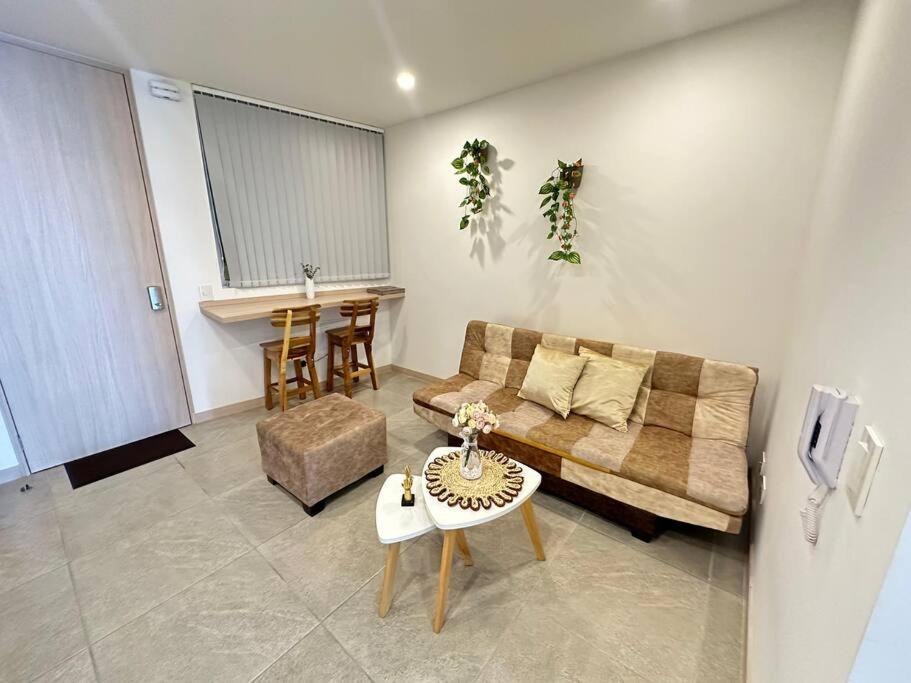 Belmonte218-Apartaestudio en Av centenario con piscina gym bbq