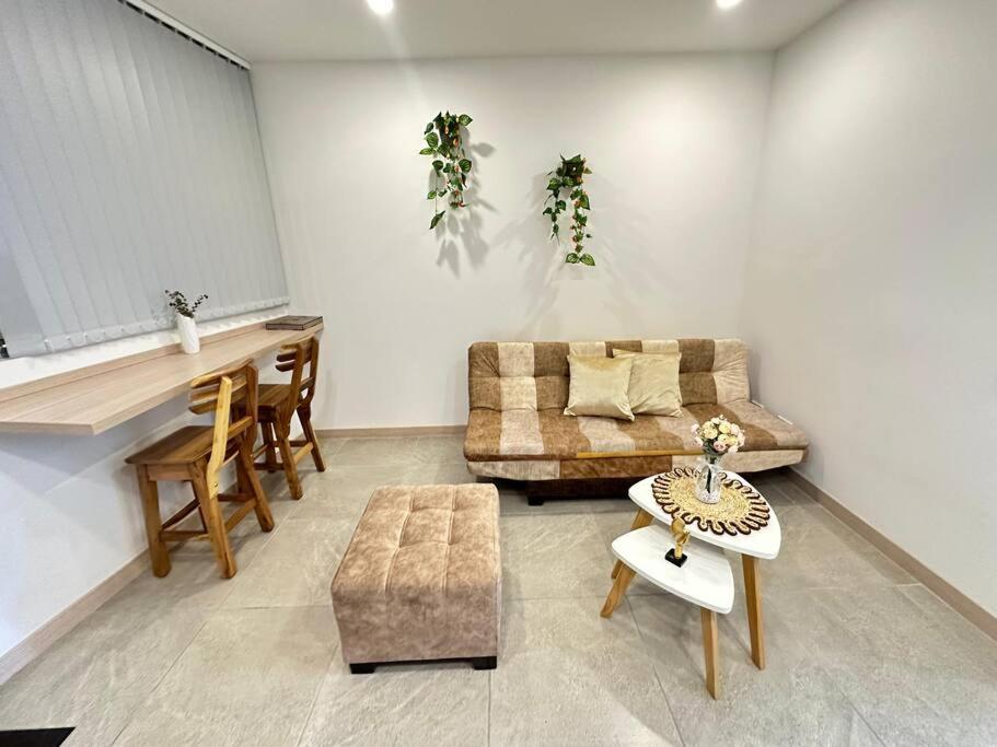 Belmonte218-Apartaestudio en Av centenario con piscina gym bbq