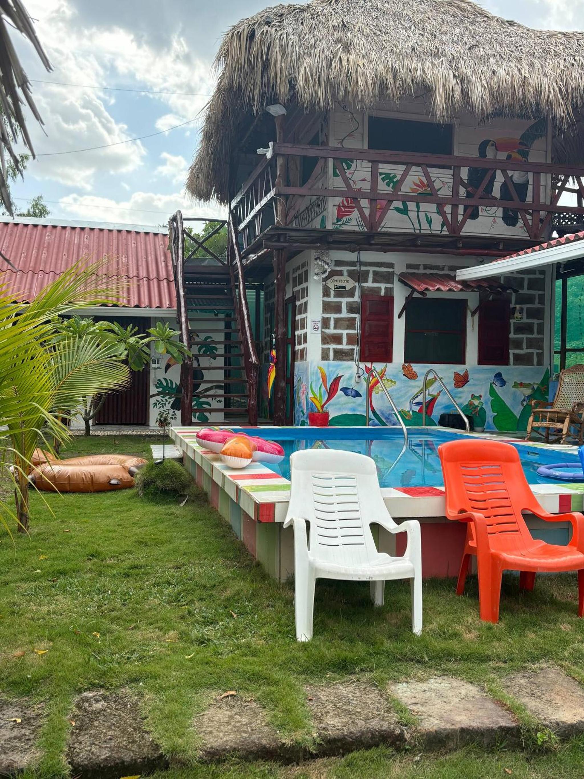 Beach house with pool for 6 people - Las Penitas