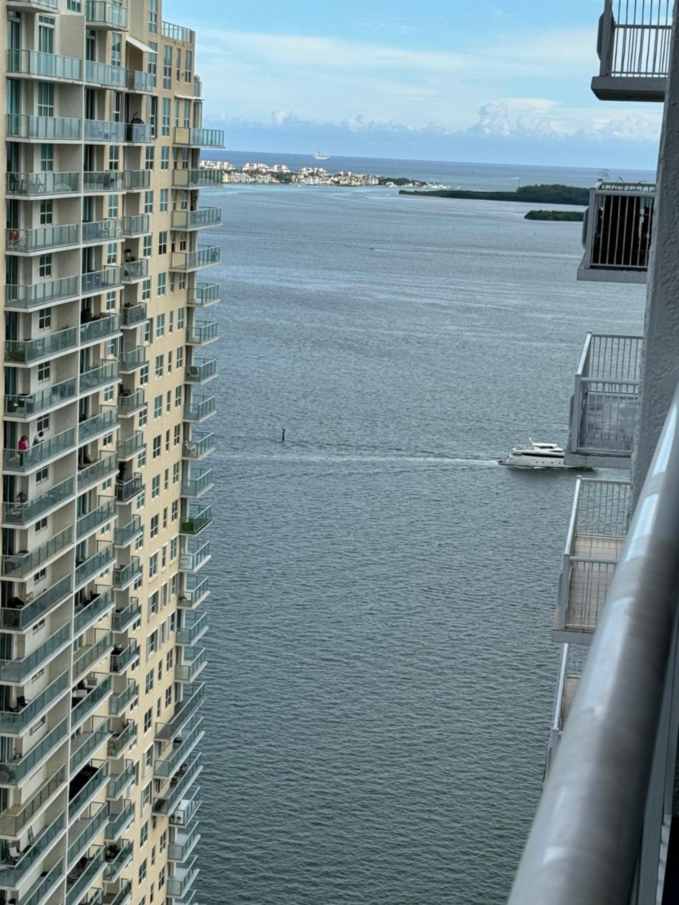 Luxury 36th Floor Suite, 2 Bedrooms & 3 Beds, 1 King, 1 Queen, Balcony w Sea View, Free Parking