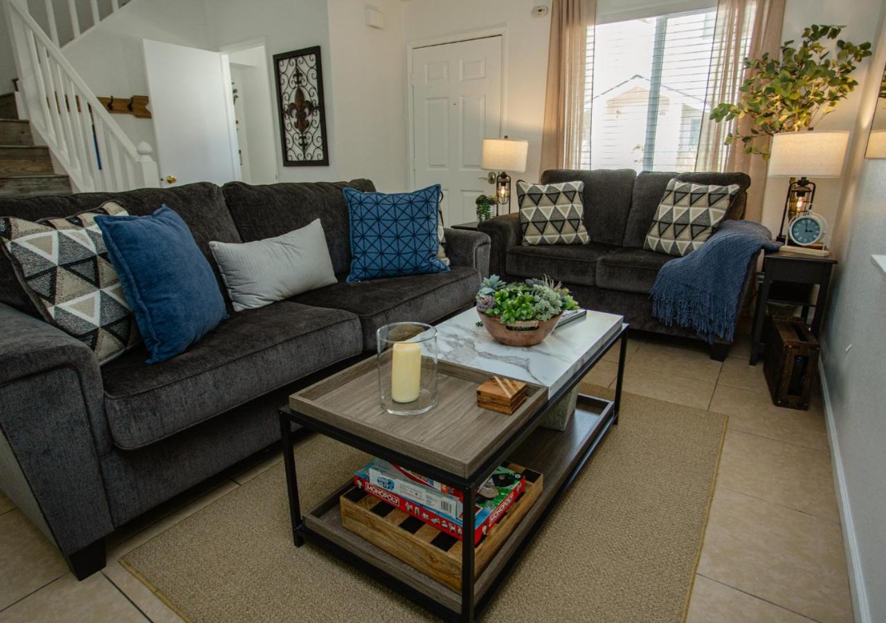 Tranquil Retreat 4 Miles to Sequoia Park Entrance with BBQ and Balcony view 4