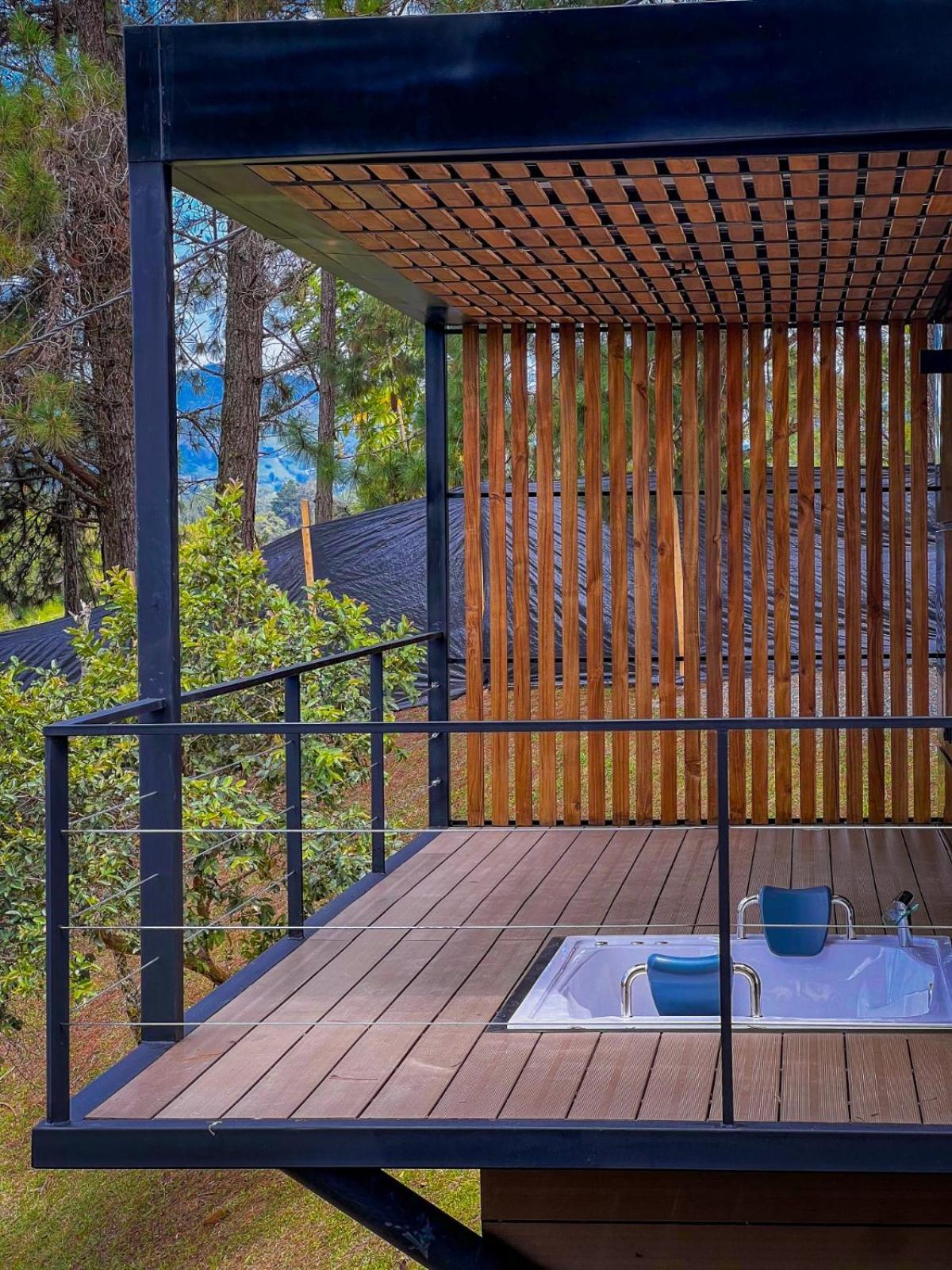 Cabaña con jacuzzi privado y vista al lago Elemen Retreat