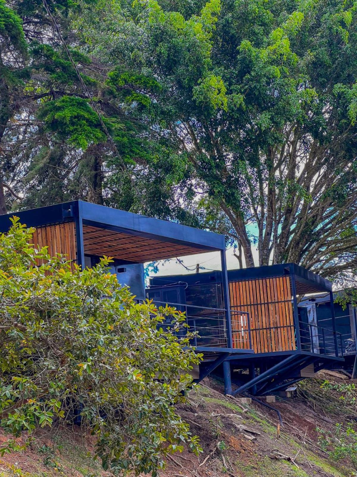 Cabaña con jacuzzi privado y vista al lago Elemen Retreat
