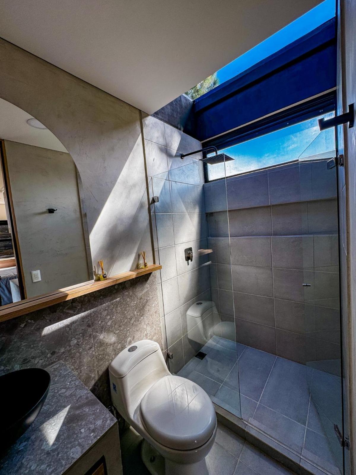 Cabaña con jacuzzi privado y vista al lago Elemen Retreat