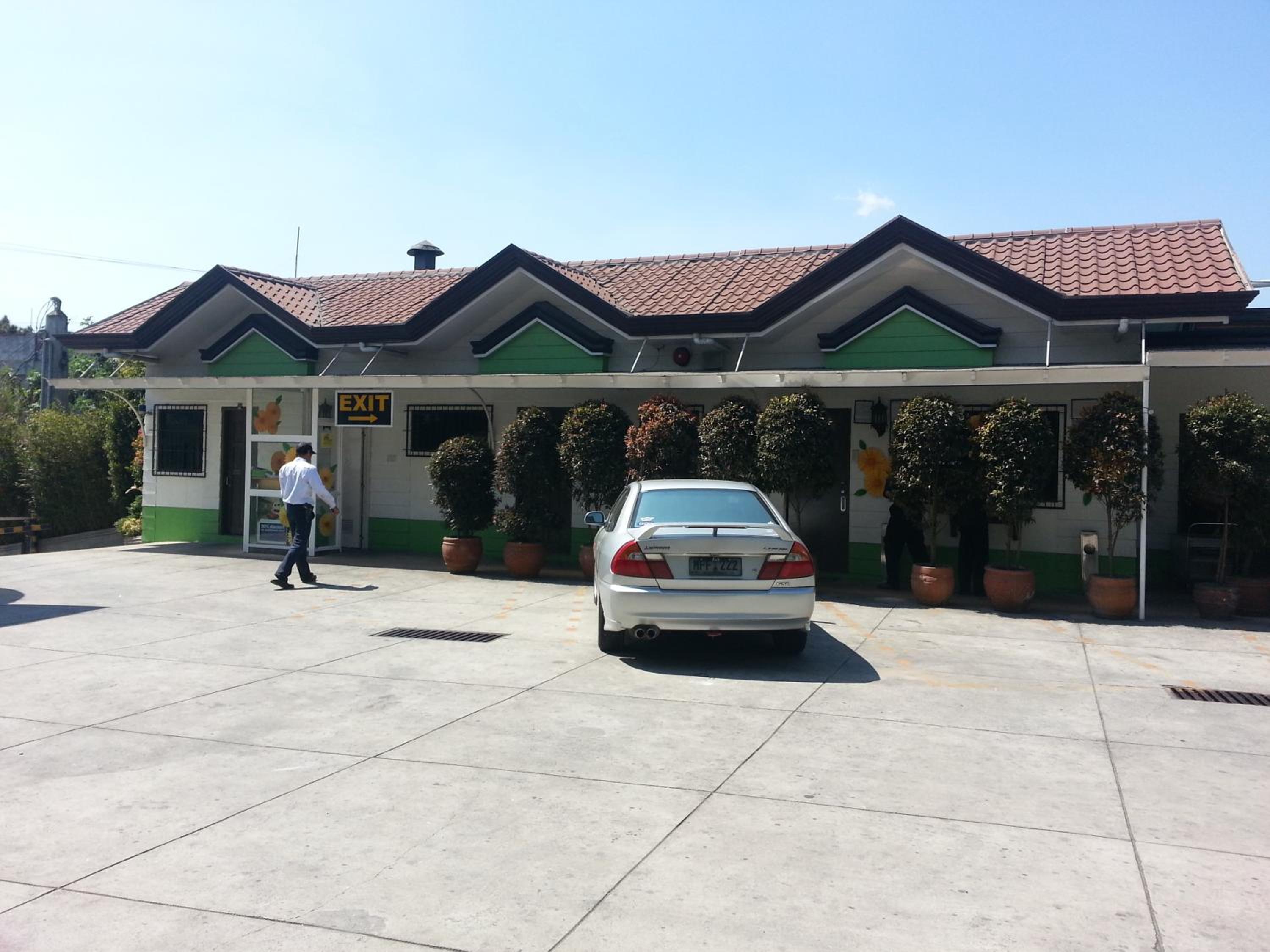 Hollywood Drive-In Hotel, Baguio - 22