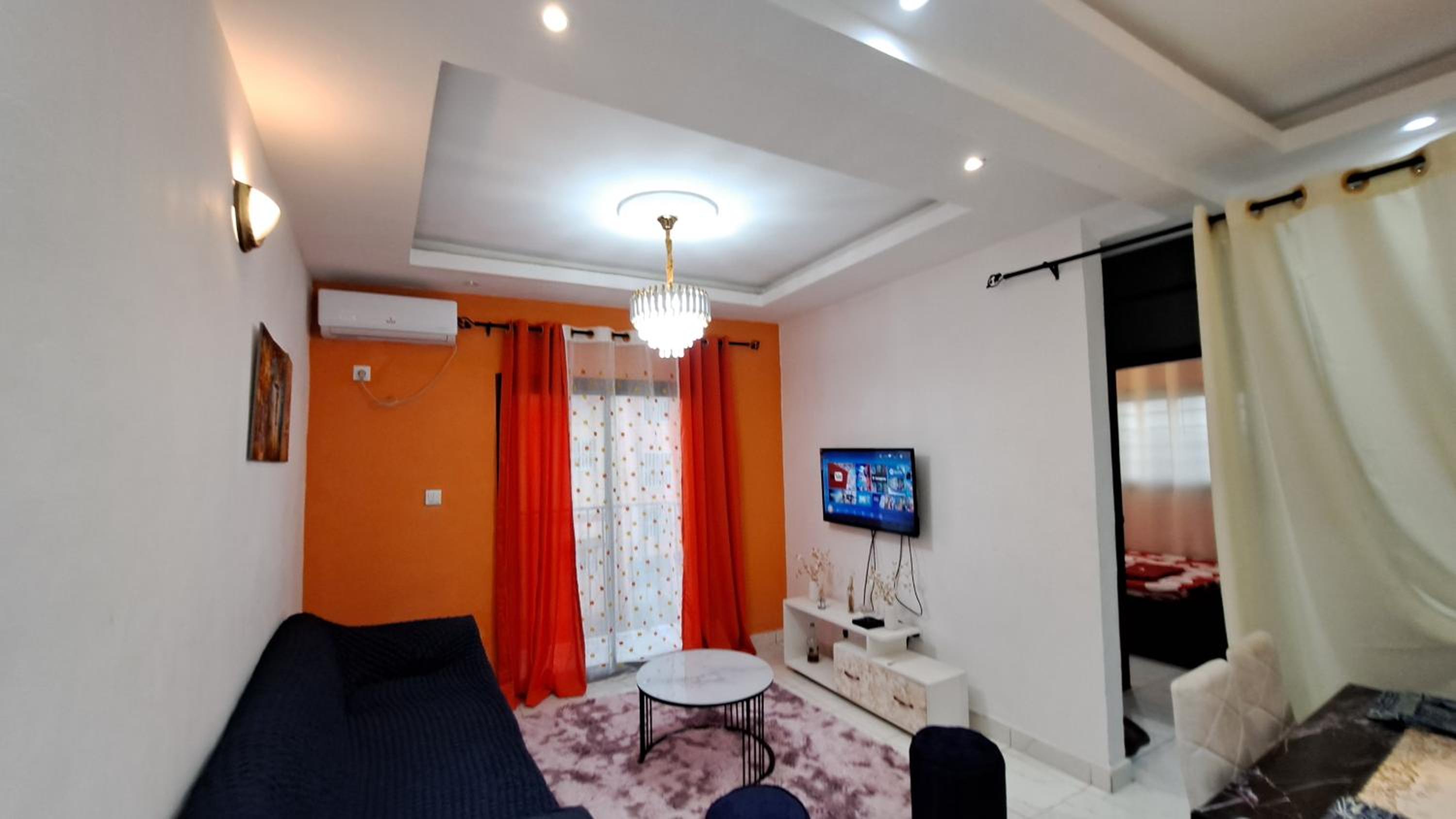 ResidenceGermanotech VIP 2e, Bonamoussadi,Logbessou,eau chaude, internet 2 balcons