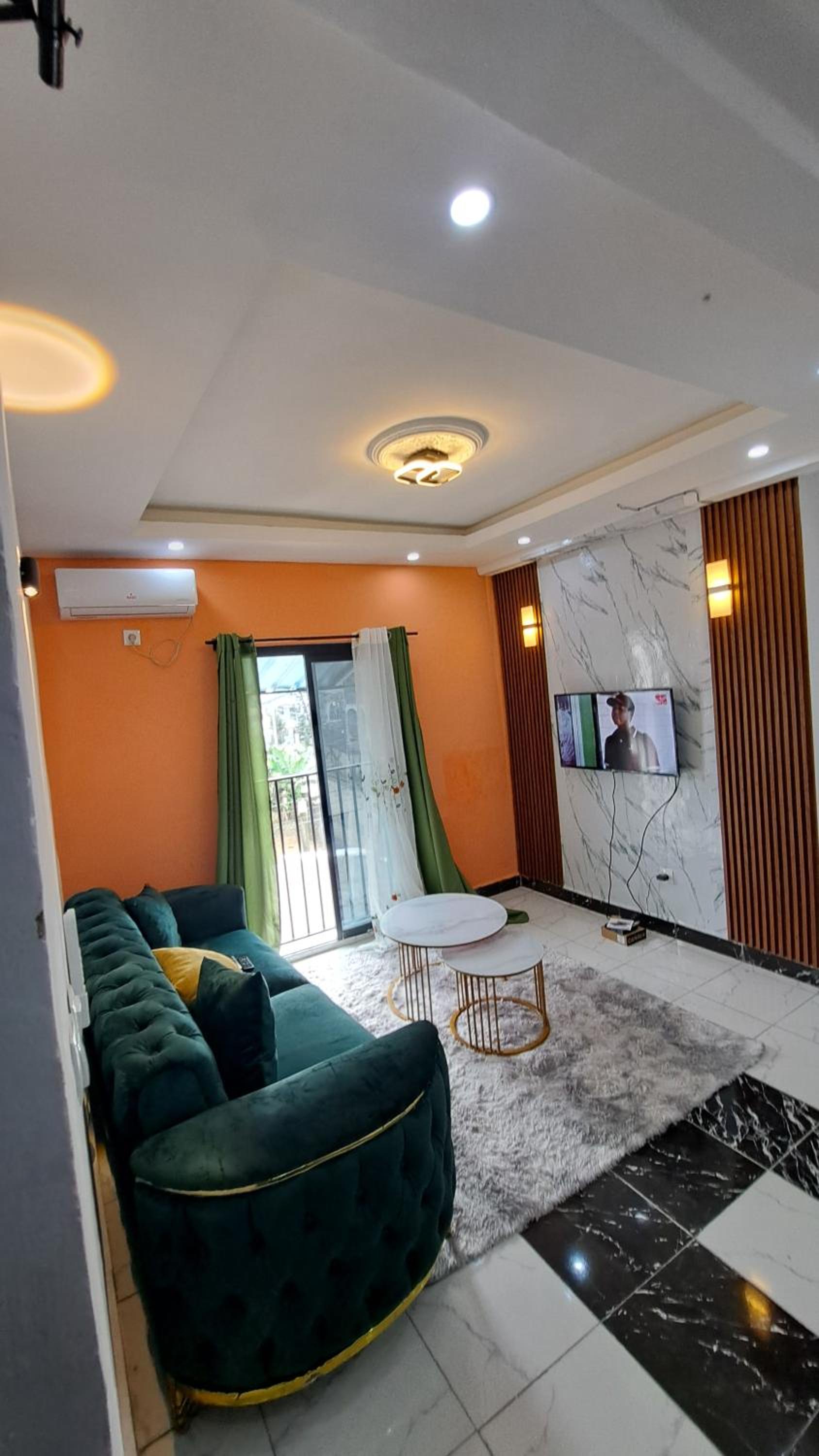 ResidenceGermanotech VIP 2e, Bonamoussadi,Logbessou,eau chaude, internet 2 balcons