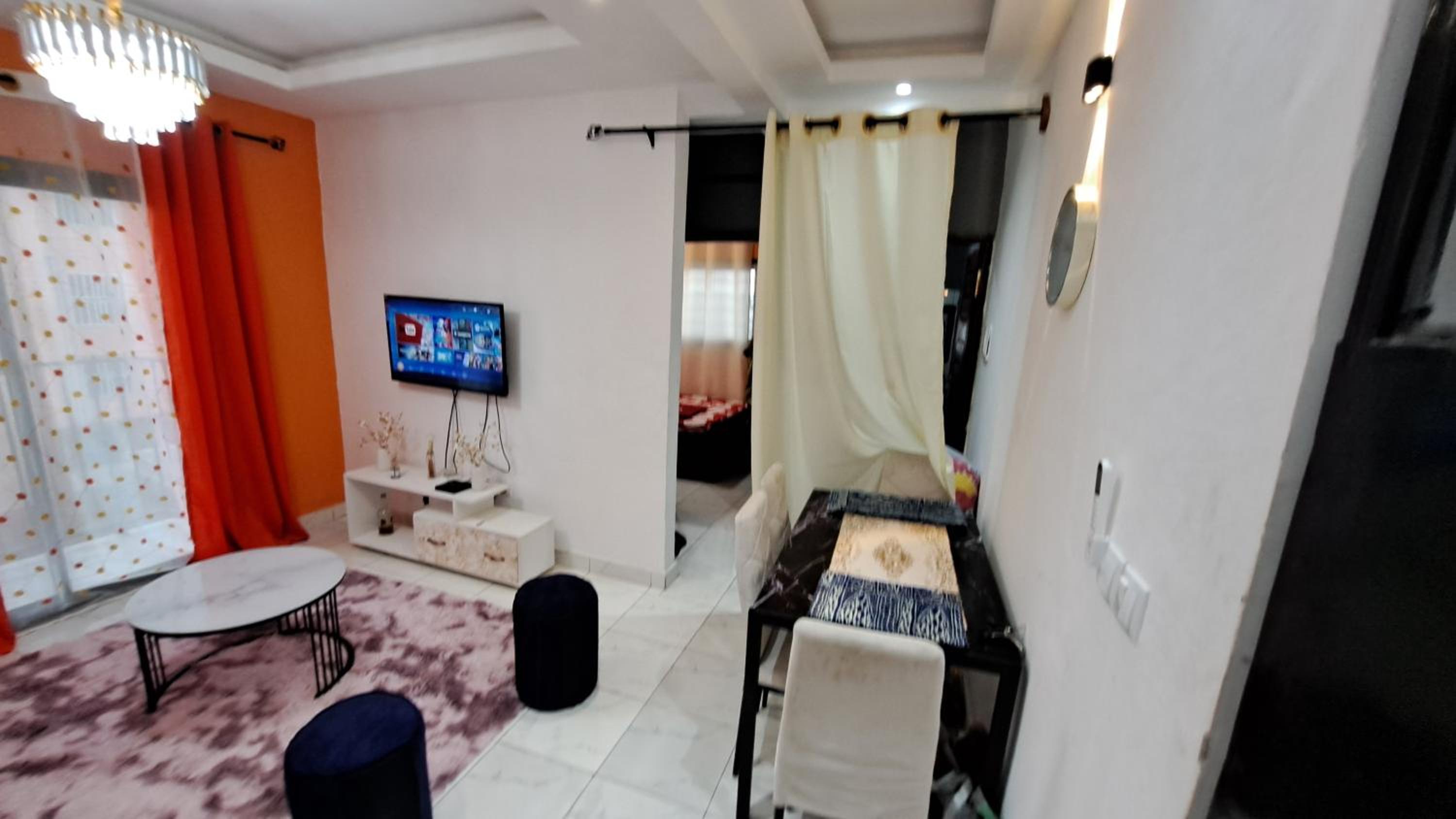 ResidenceGermanotech VIP 2e, Bonamoussadi,Logbessou,eau chaude, internet 2 balcons