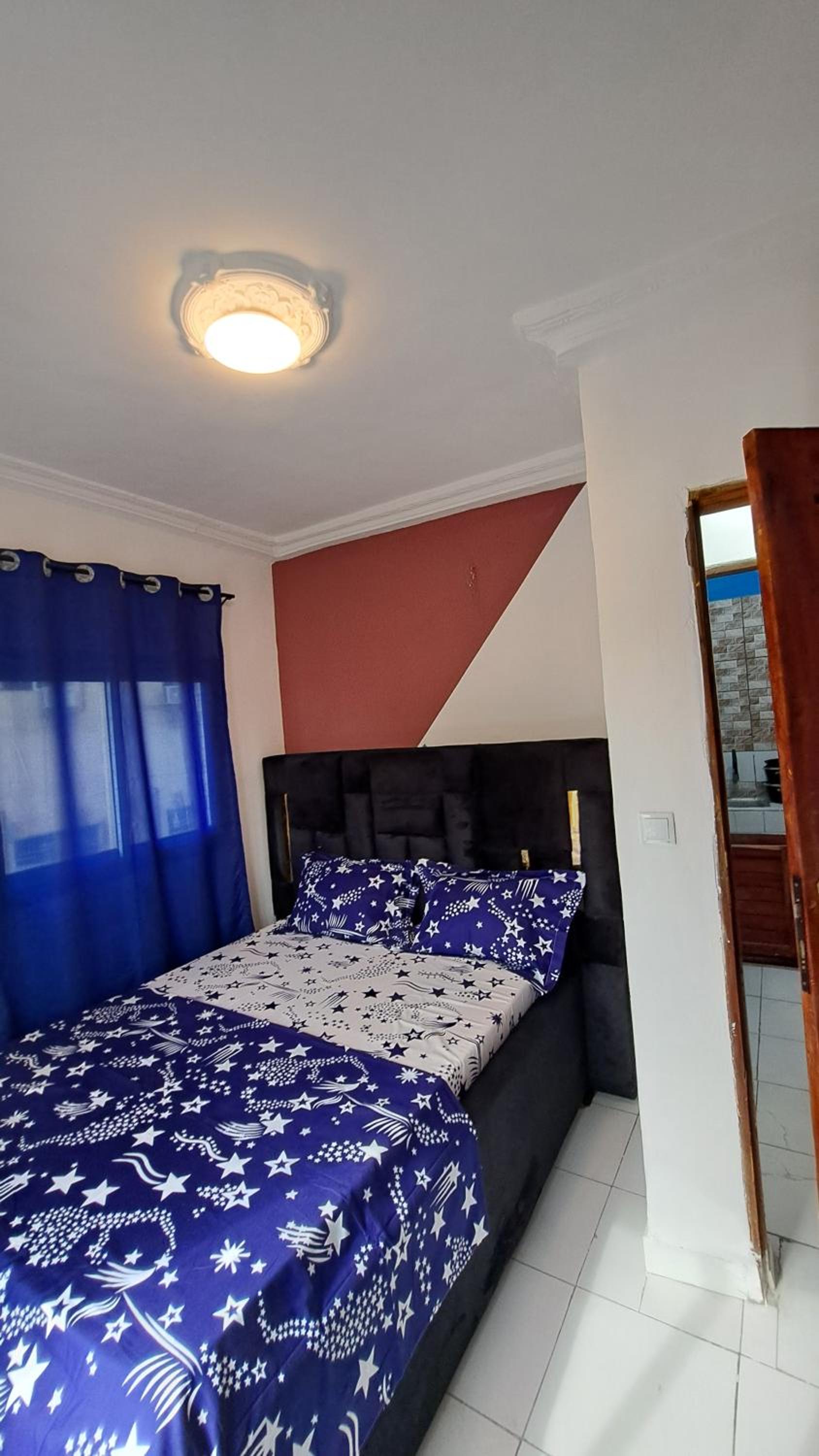 ResidenceGermanotech VIP 2e, Bonamoussadi,Logbessou,eau chaude, internet 2 balcons