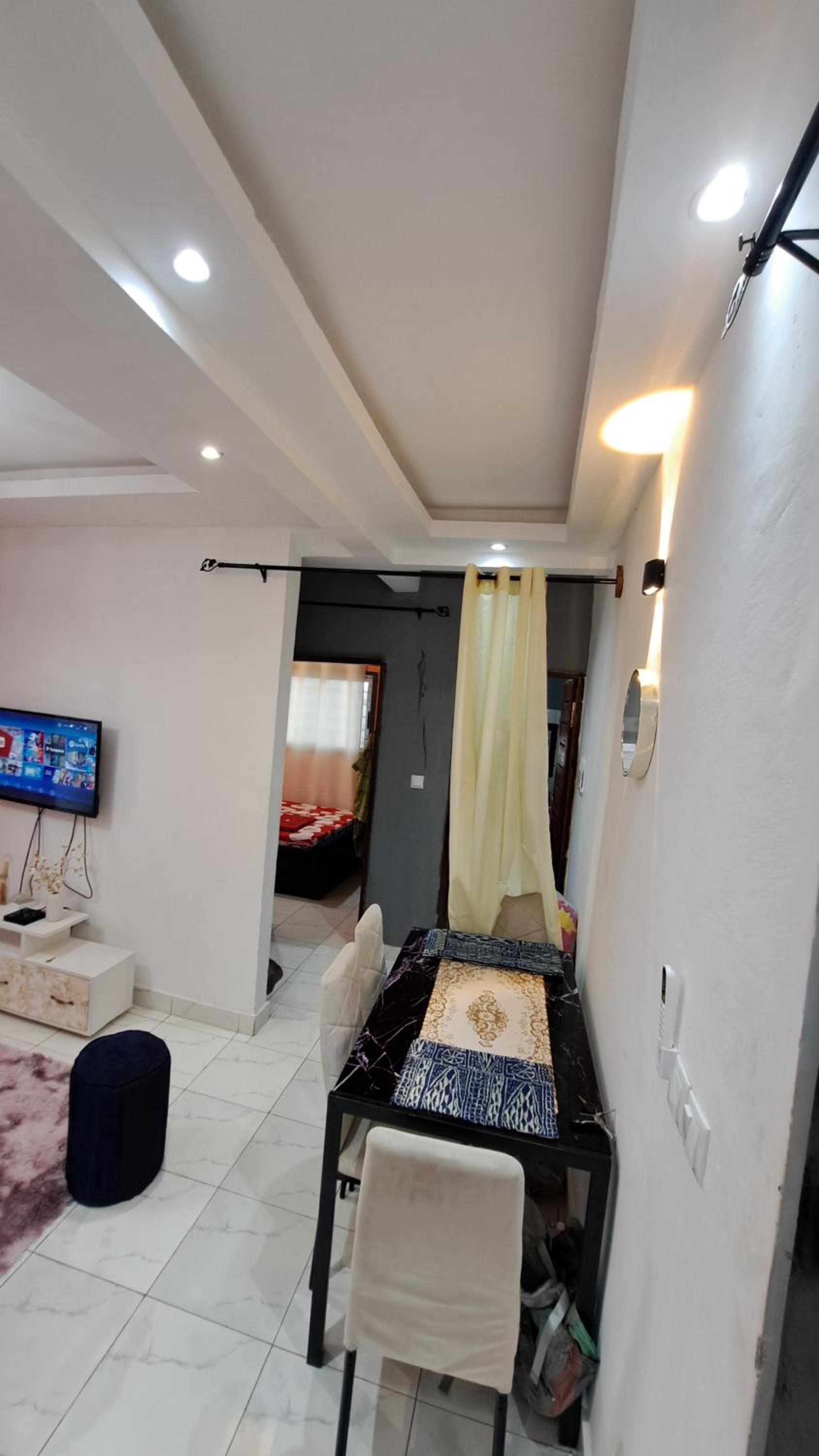 ResidenceGermanotech VIP 2e, Bonamoussadi,Logbessou,eau chaude, internet 2 balcons