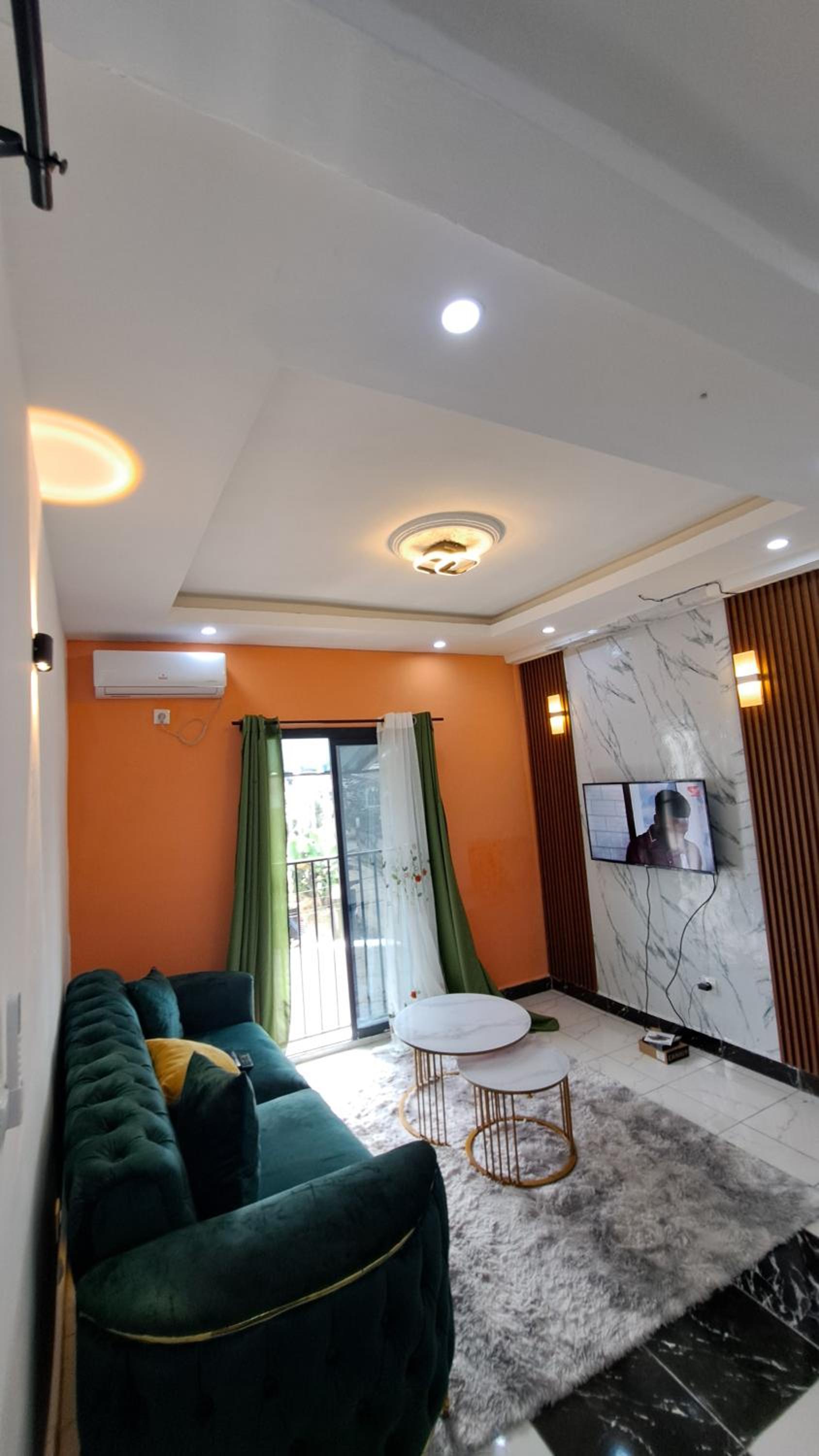 ResidenceGermanotech VIP 2e, Bonamoussadi,Logbessou,eau chaude, internet 2 balcons